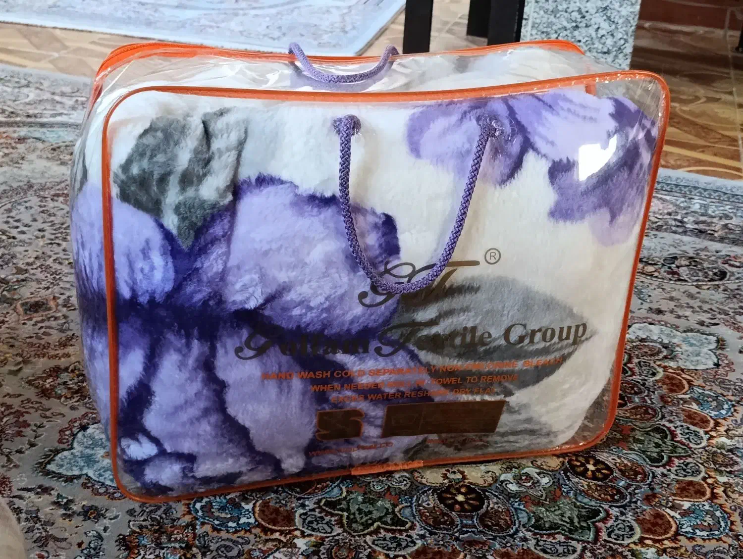 پتو دو نفره آکبند نو هست|رختخواب، بالش، پتو|سلماس, |دیوار