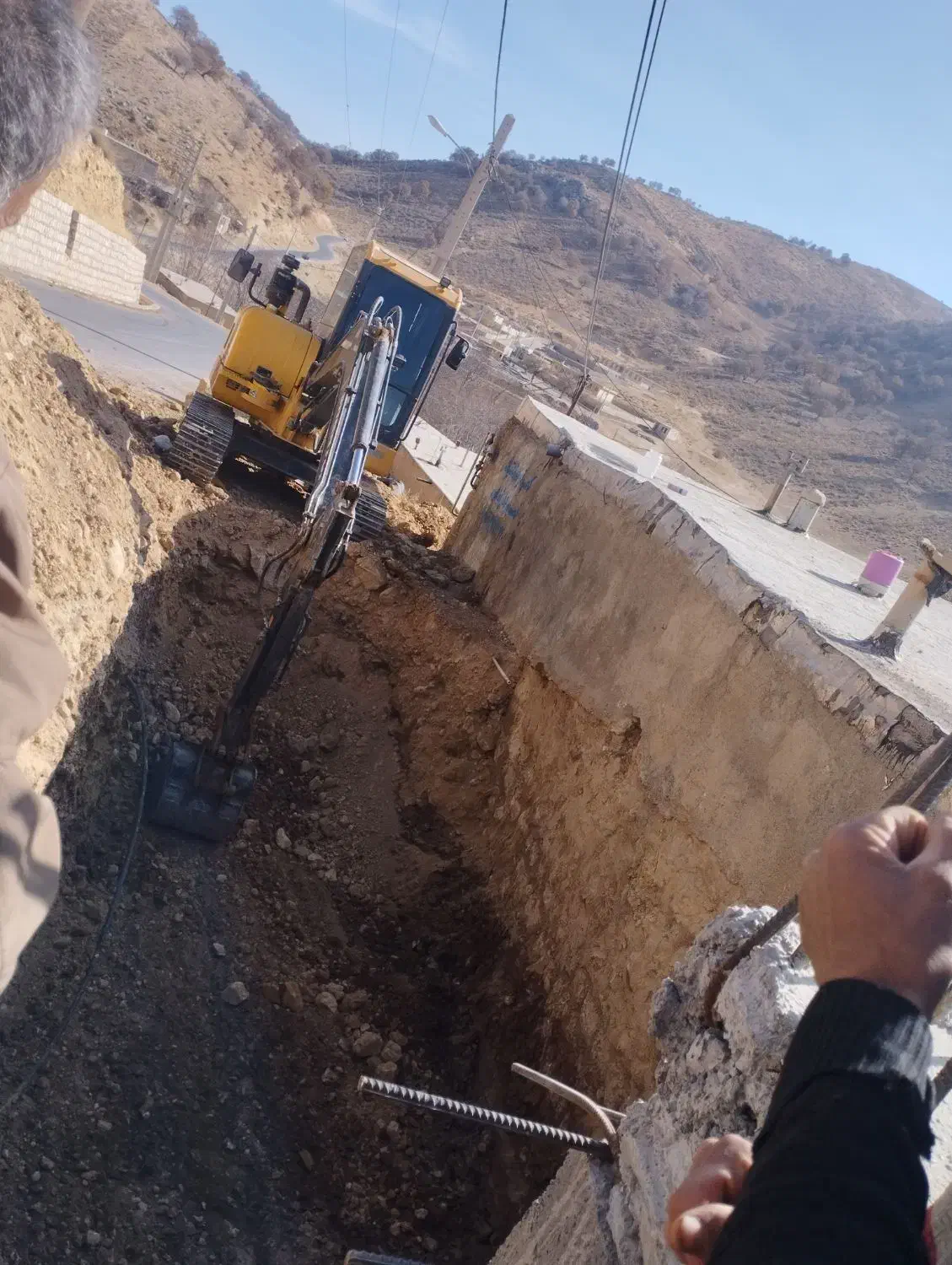 اجاره روزانه وساعتی مینی بیل مکانیکی|خدمات پیشه و مهارت|مارگون, |دیوار