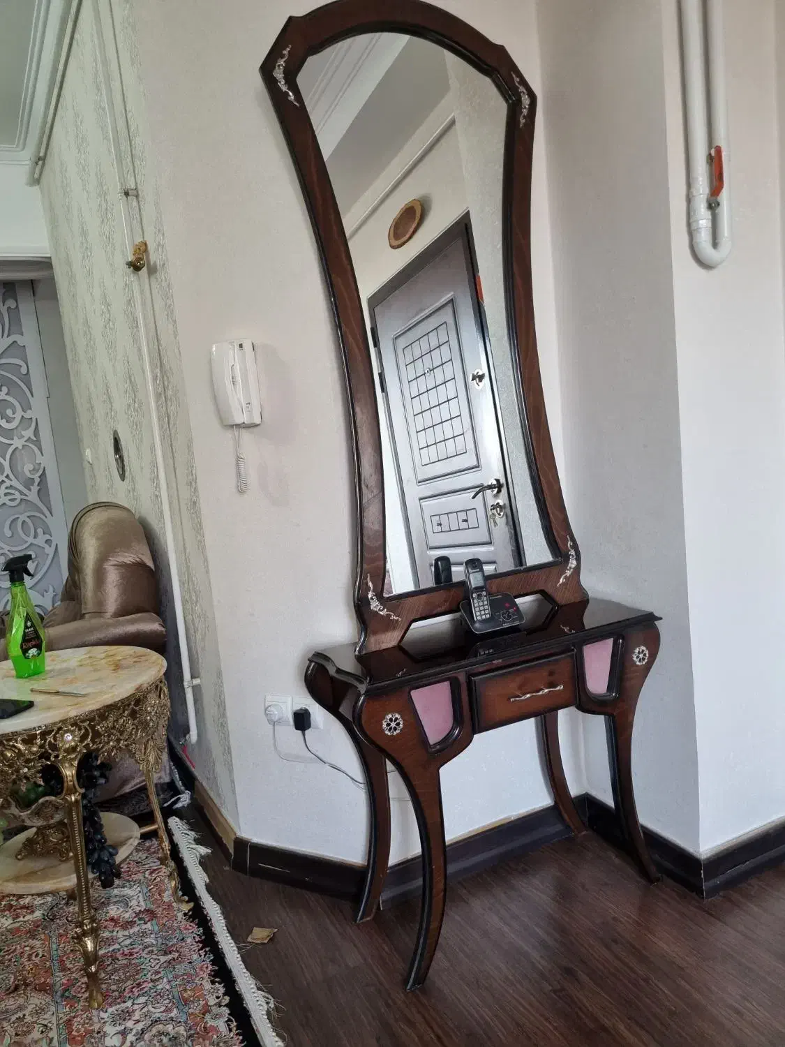 آینه قدی با میزش تمیزو با دوام|آینه|تبریز, |دیوار