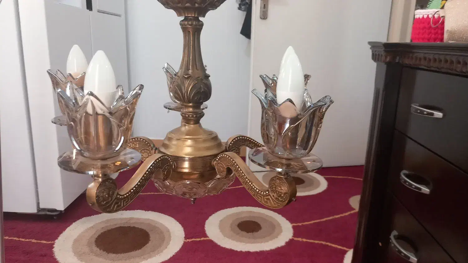 یک عدد لوستر پنج شاخه برنز|لوستر و چراغ آویز|اندیشه, اندیشه فاز ۱|دیوار