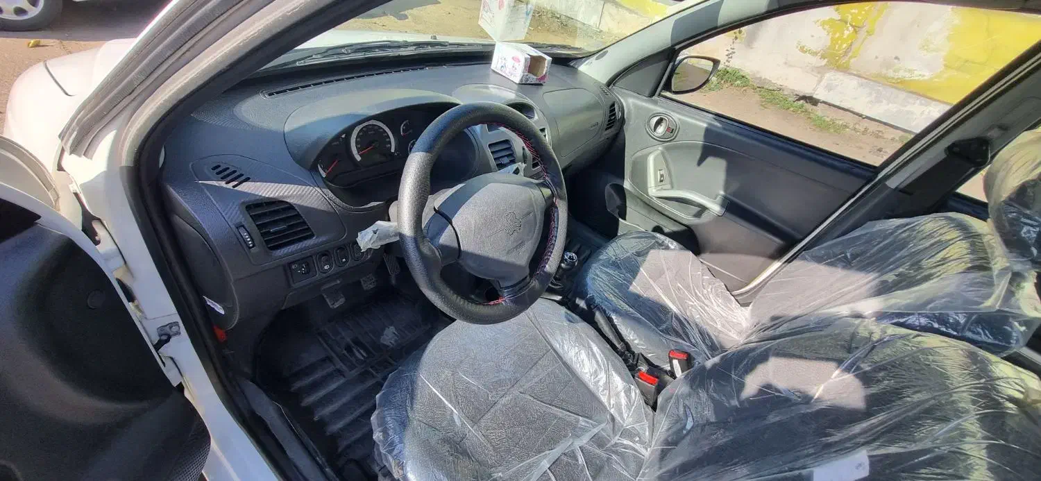 کوئیک ۱۴۰۱ کارمندی،بی رنگ بی ضربه کم کارکرد|خودرو سواری و وانت|رشت, آزادگان|دیوار