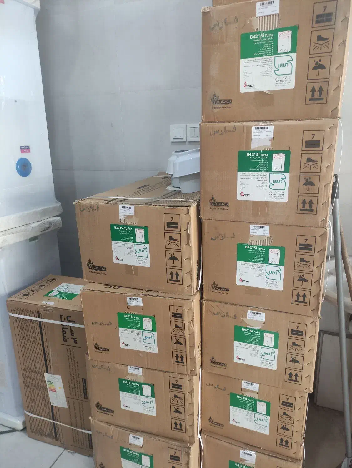 انواع آبگرمکن های گازی بوتان|آبگرمکن، پکیج، شوفاژ|بندر گناوه, |دیوار