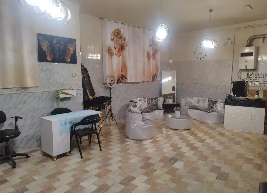 زیرزمین تجاری ۱۱۰۰۰۰۰۰۰ تومان|فروش دفتر کار، اتاق اداری، مطب|تبریز, |دیوار