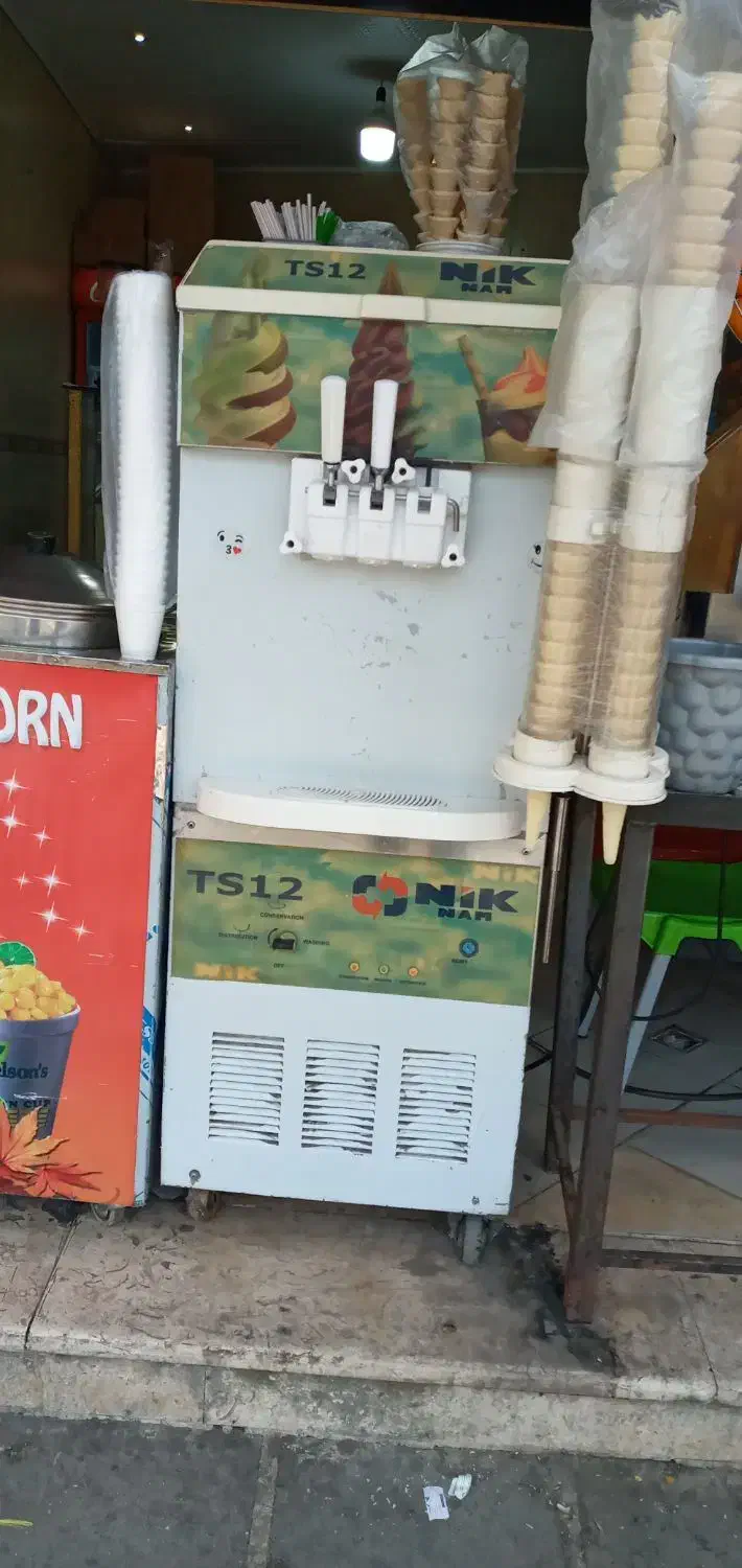 دستگاه بستنی قیفی نیک نام|کافیشاپ و رستوران|بروجرد, |دیوار