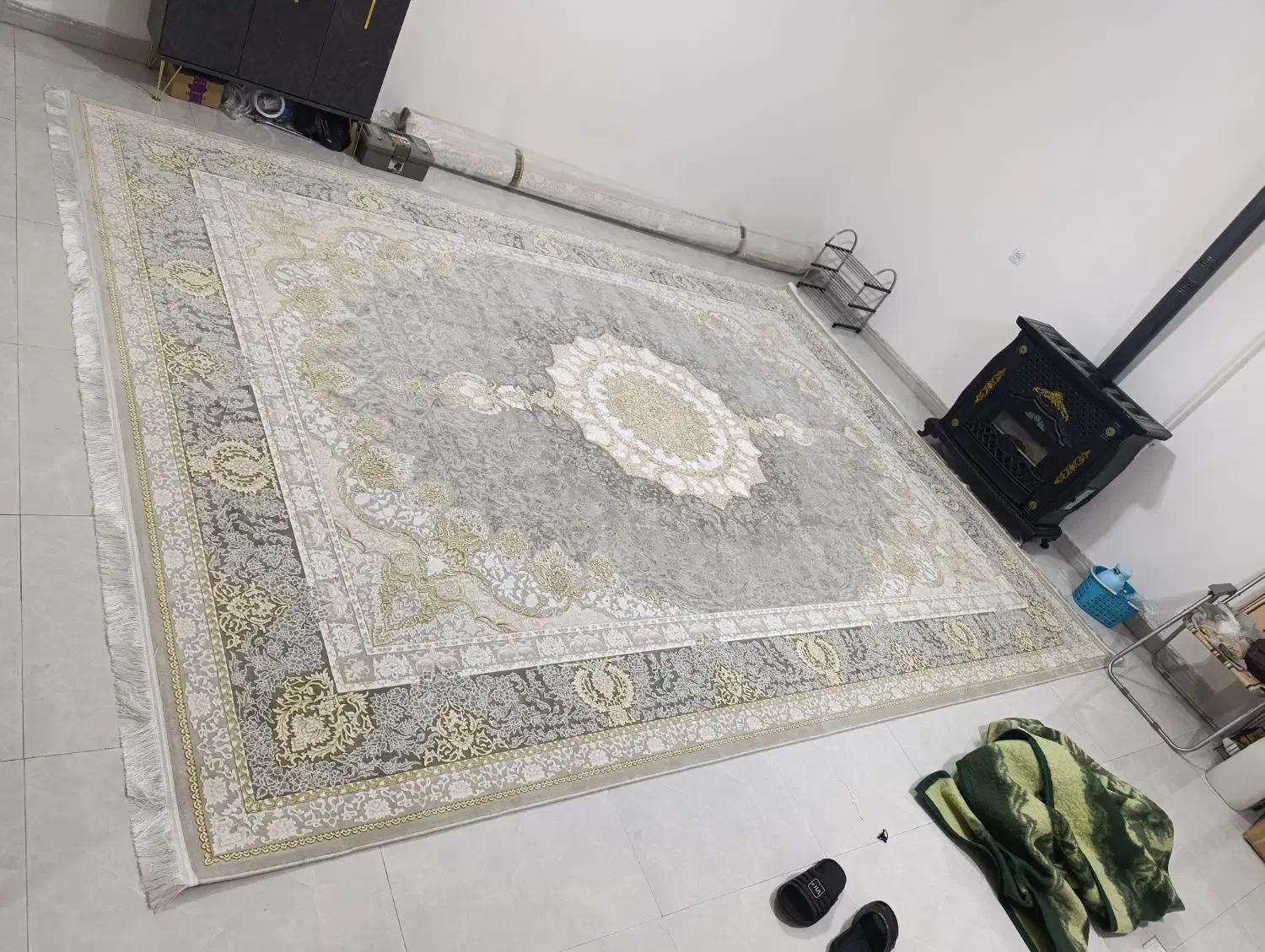 فرش نو به قیمت ۱۲ متری ۱۵۰۰شانه گل برجسته|فرش|کرمانشاه, |دیوار