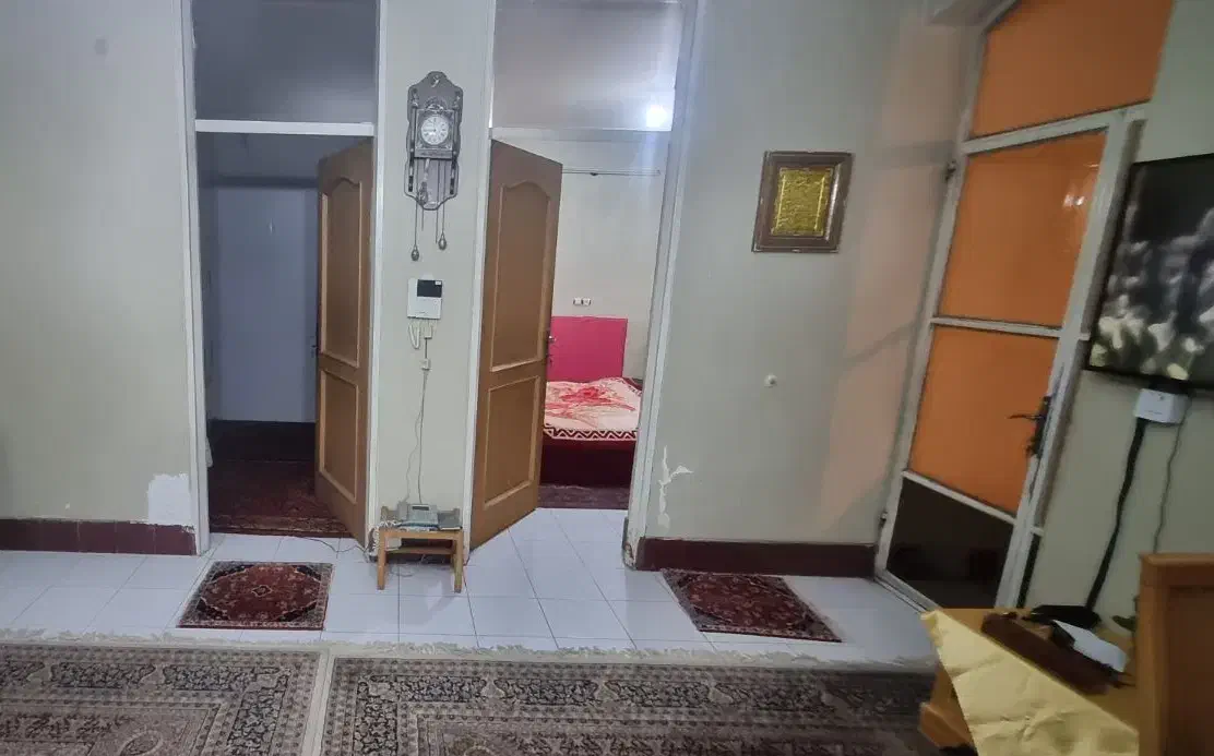 منزل ویلایی دوطبقه زیر قیمت بنگاه|فروش خانه و ویلا|شیراز, لب آب|دیوار