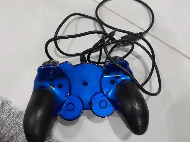 دسته بازی پی‌سی|کنسول، بازی ویدئویی و آنلاین|پرند, فاز ۱|دیوار