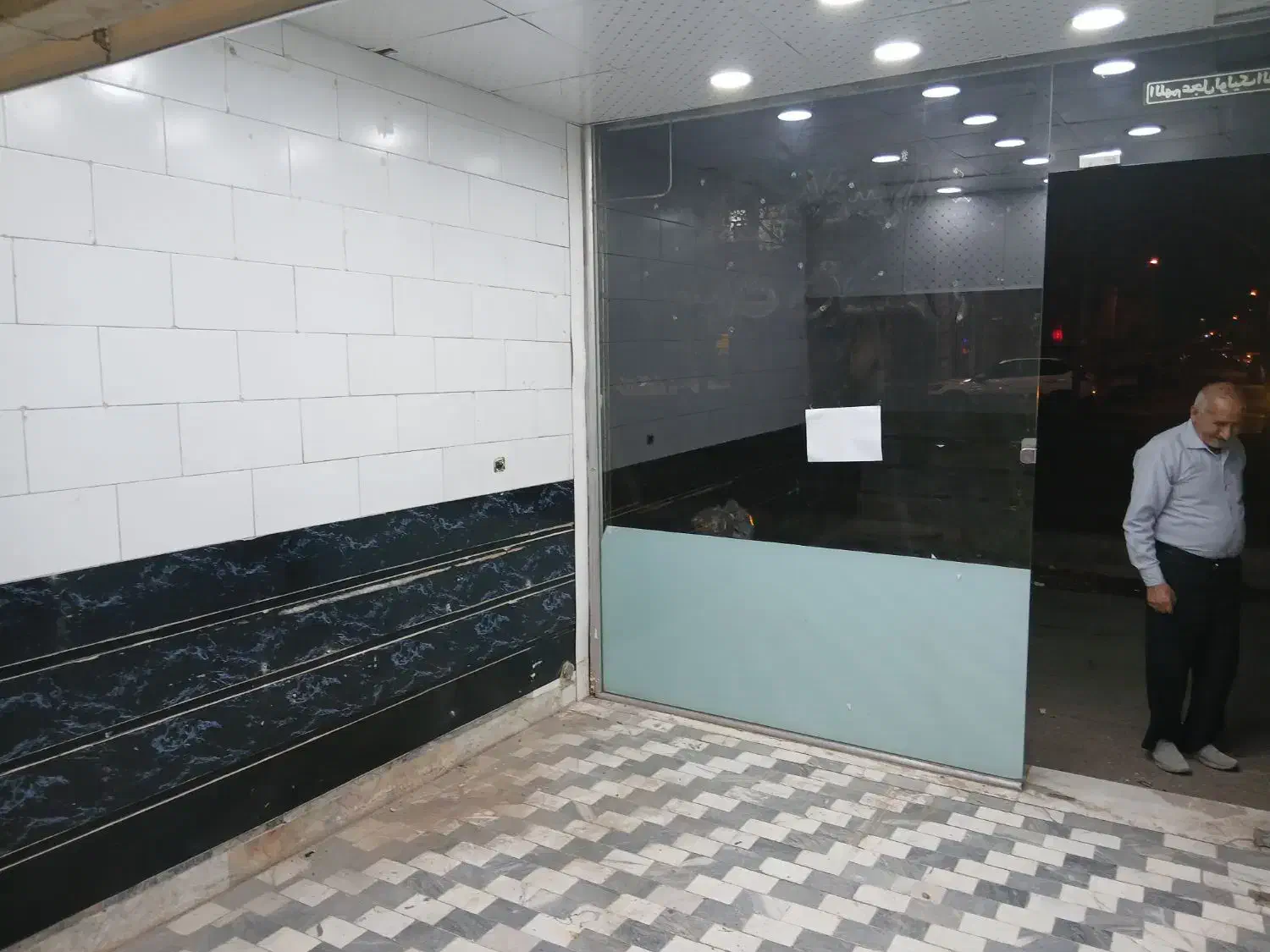 مغازه خیابان هفت تیر|اجارهٔ مغازه و غرفه|قم, هفت تیر|دیوار