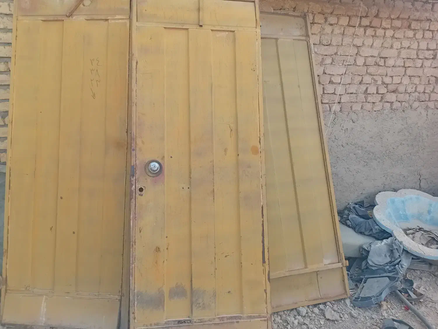 درب حیاط|مصالح و تجهیزات ساختمان|حبیب آباد, |دیوار