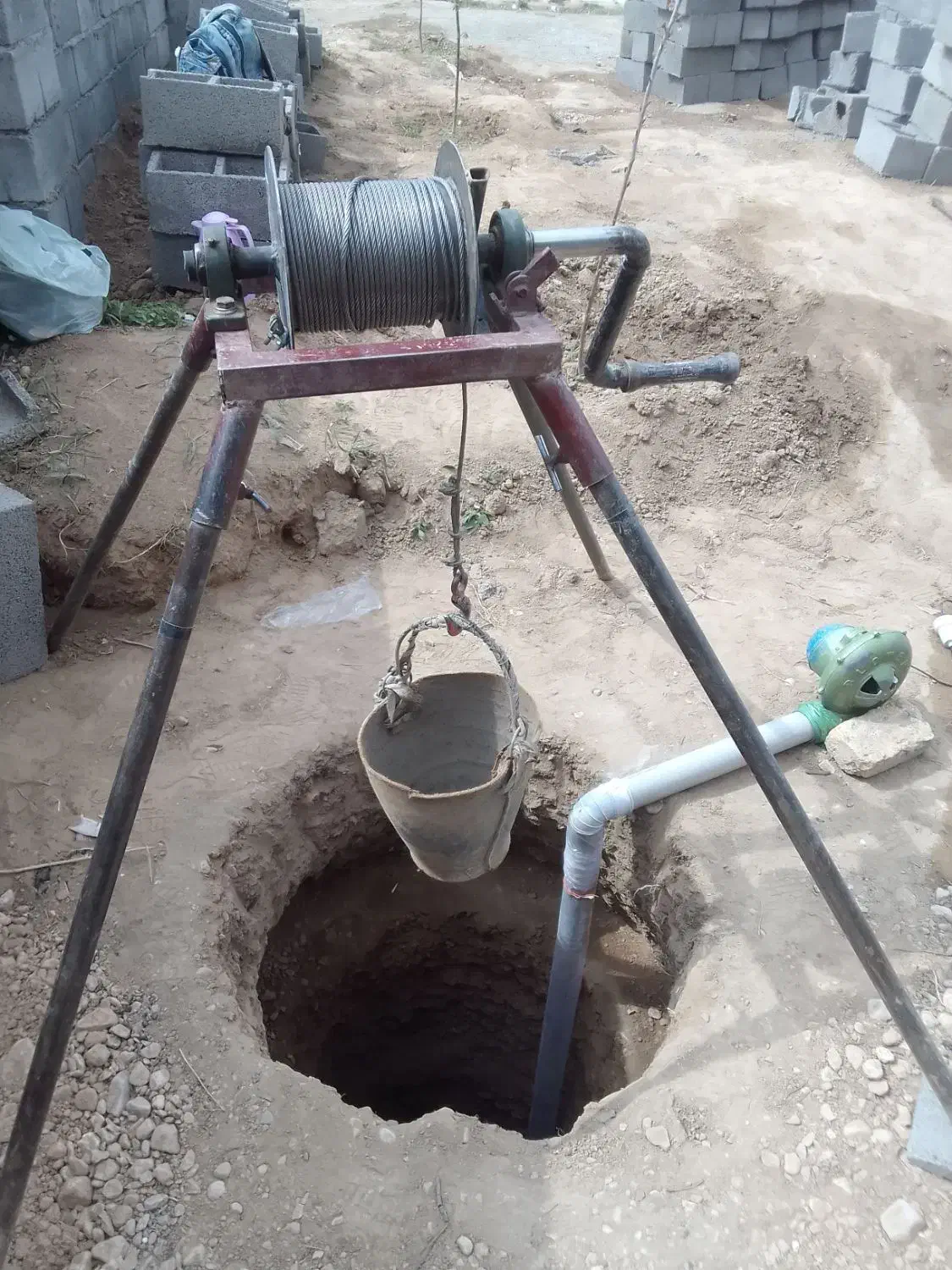 چاه کن|خدمات پیشه و مهارت|گلبهار, شهر جدید گلبهار|دیوار