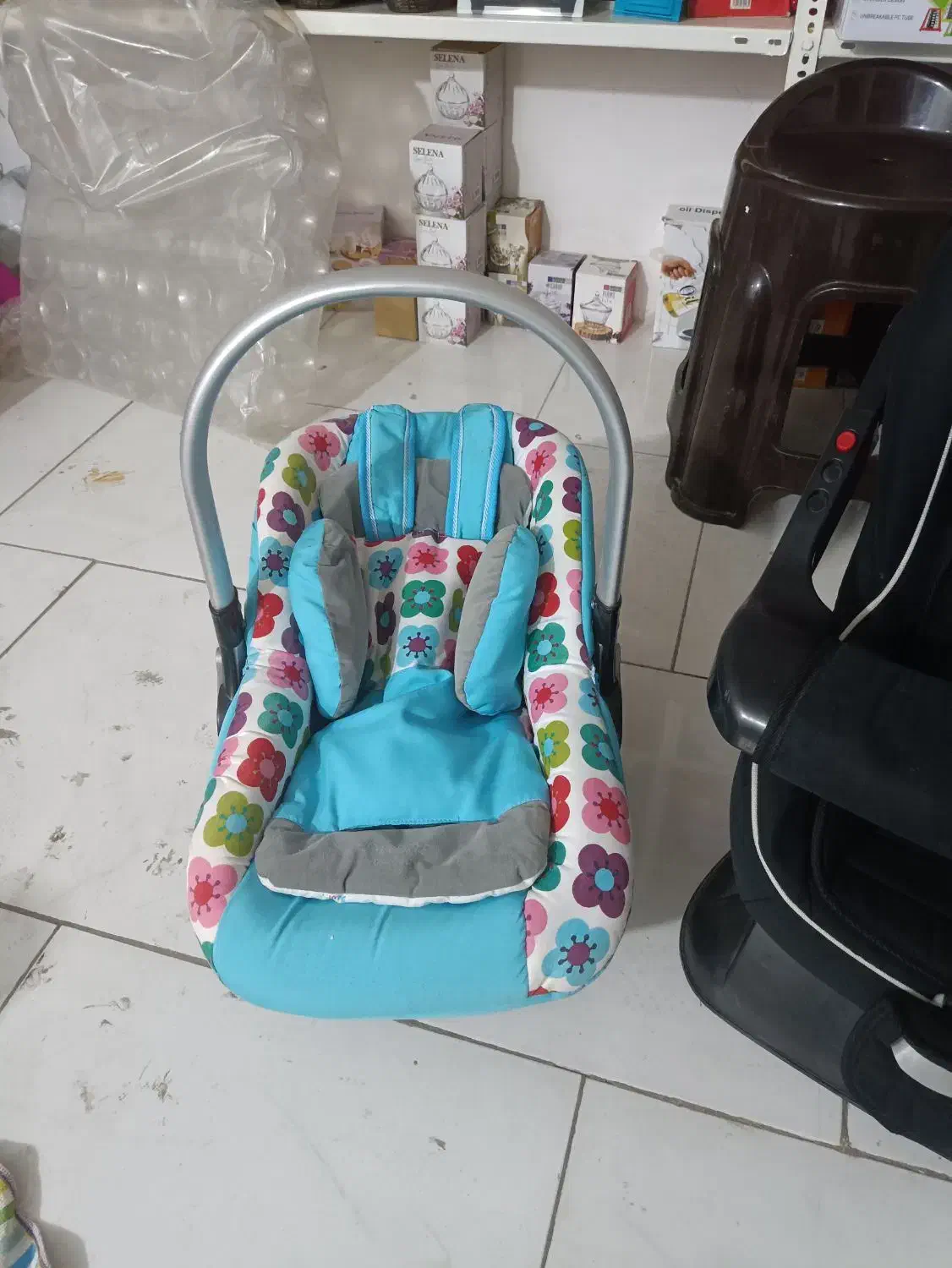 تعدادی وسایل خونه درحد نو|تشک تختخواب|فولادشهر, C4|دیوار