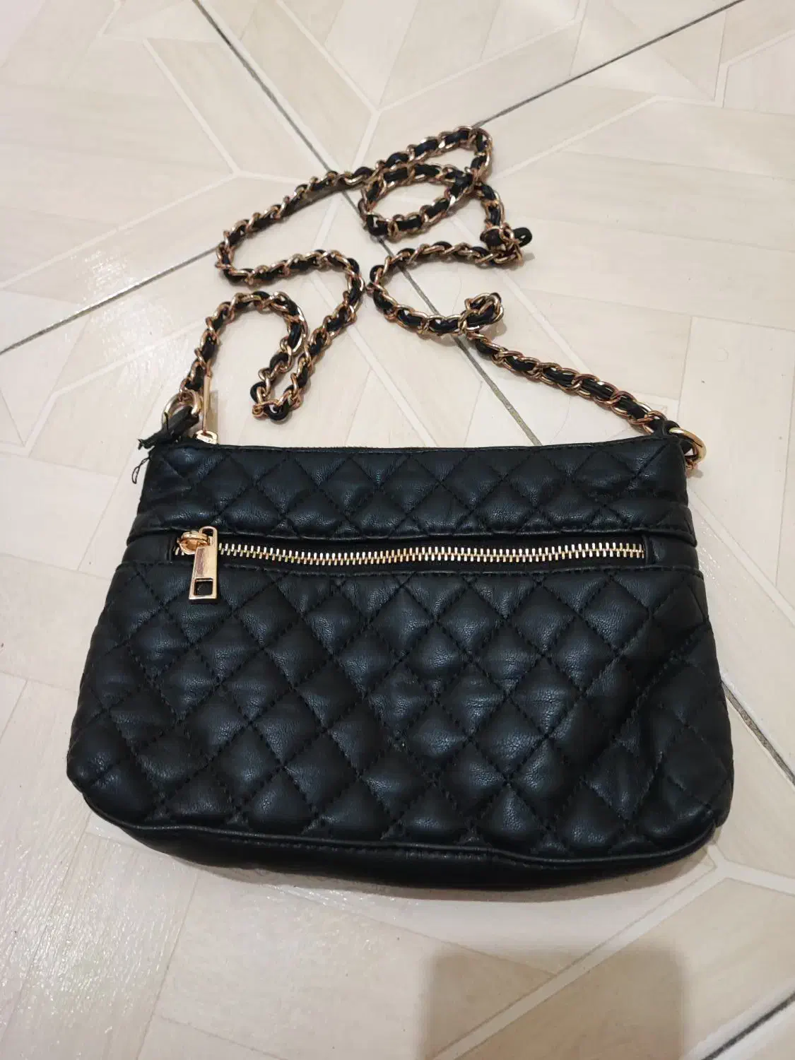 کیف رو دوشی چرم آلدو و کیف حصیری دست دوز|کیف، کفش، کمربند|ری, شهادت|دیوار