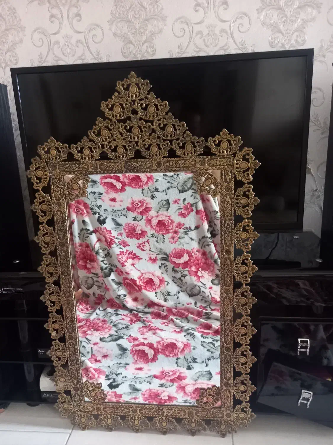 آینه برنجی|آینه|اراک, |دیوار