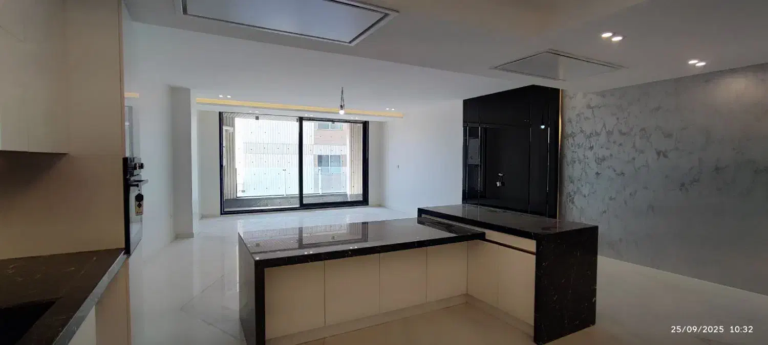 آپارتمان ۱۳۴ متری /باغ زرشک /کلیدنخورد|فروش آپارتمان|اصفهان, باغ زرشک|دیوار