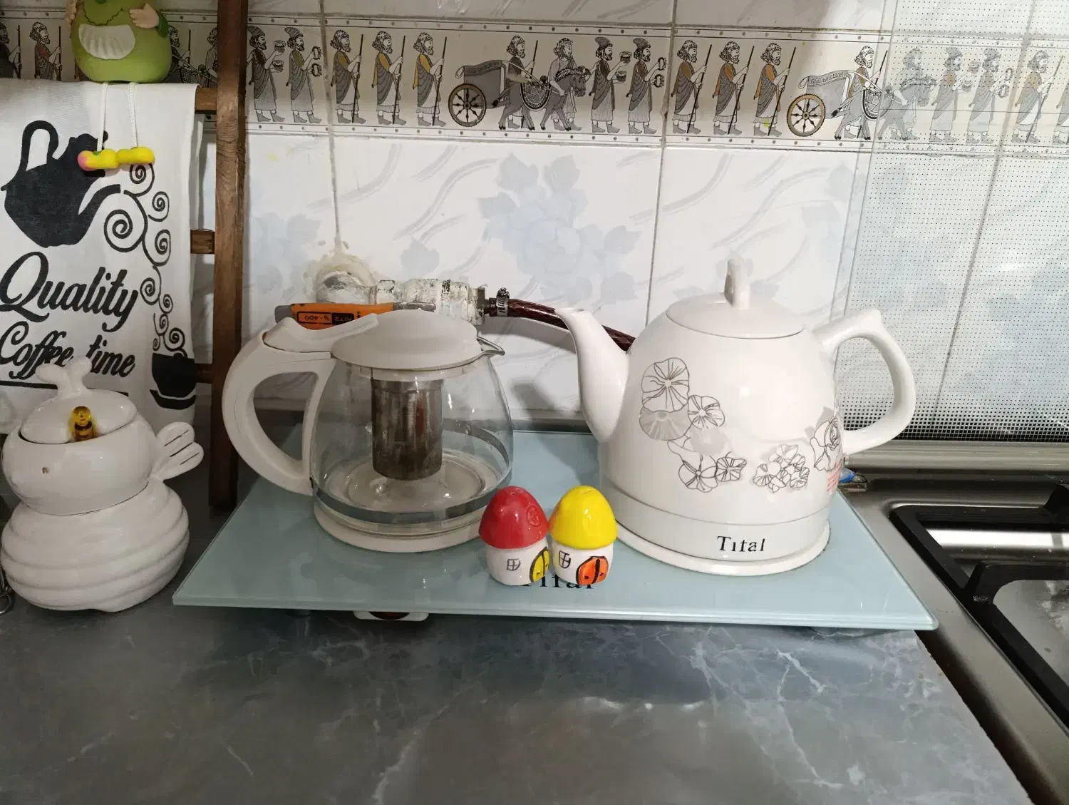 استفاده شده برای دو بار|سماور، چایساز، قهوهساز|کاشان, گبرها|دیوار