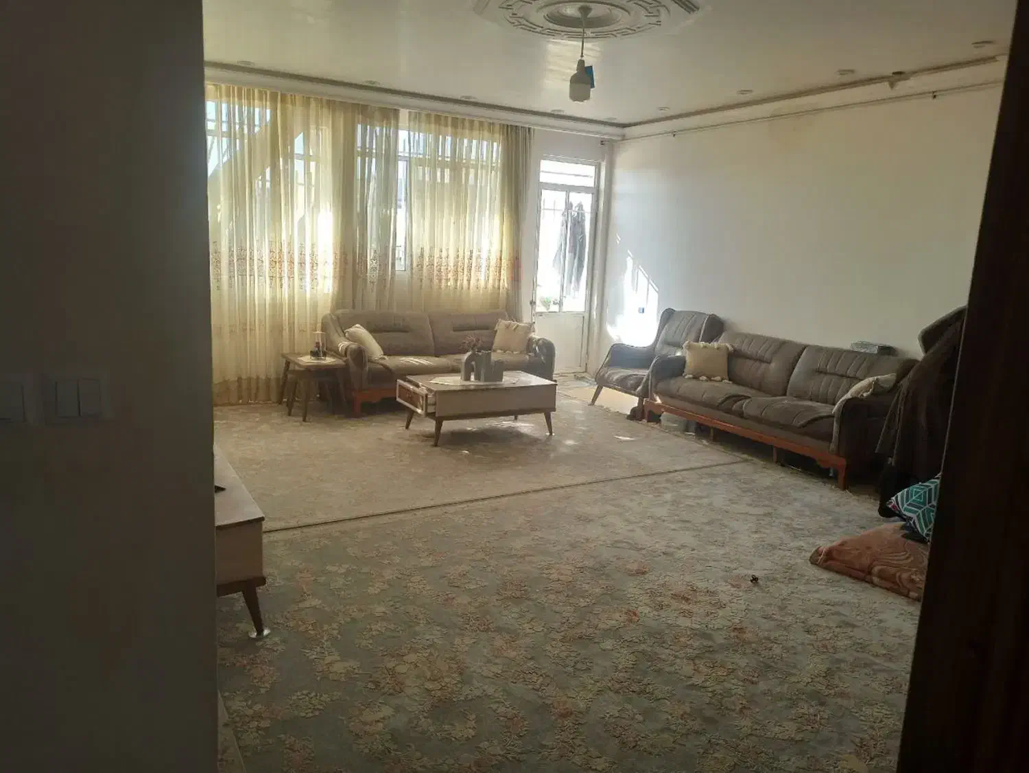 آپارتمان ۱۰۰ متری میدان صفا|اجارهٔ آپارتمان|بروجرد, |دیوار