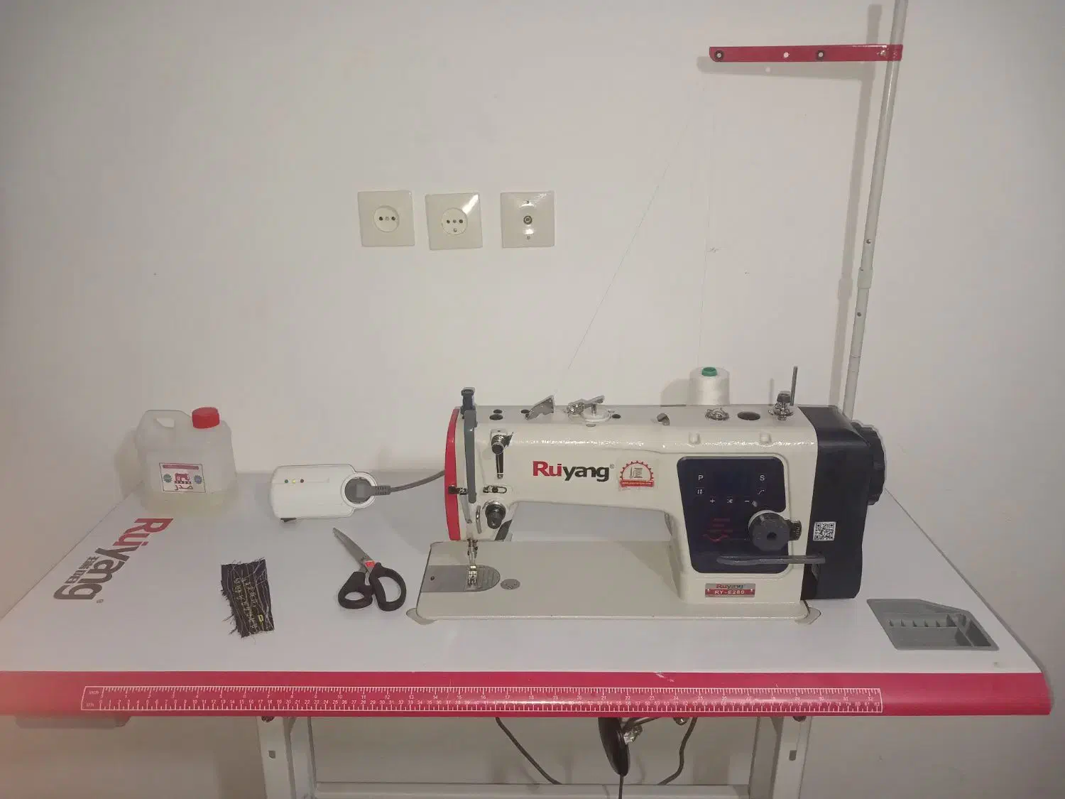 چرخ صنعتی نیمه کامپیوتری E280|چرخ خیاطی و ریسندگی|بیجار, |دیوار