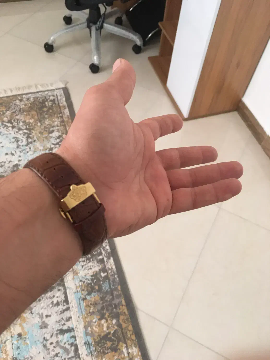 ویولت|ساعت|رشت, پیرسرا|دیوار