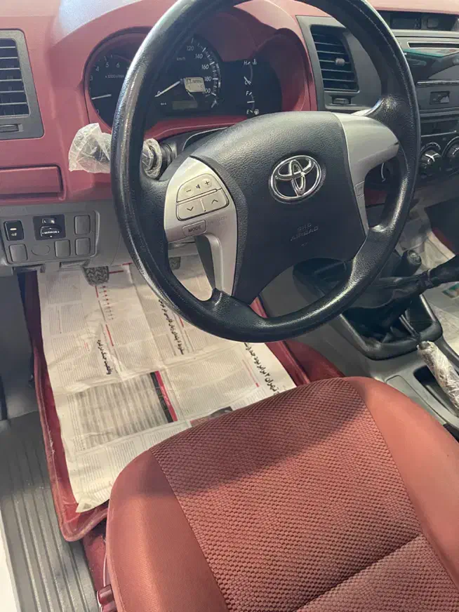 هایلوکس‌۲۰۱۱ درجه ۱|خودرو سواری و وانت|همدان, |دیوار