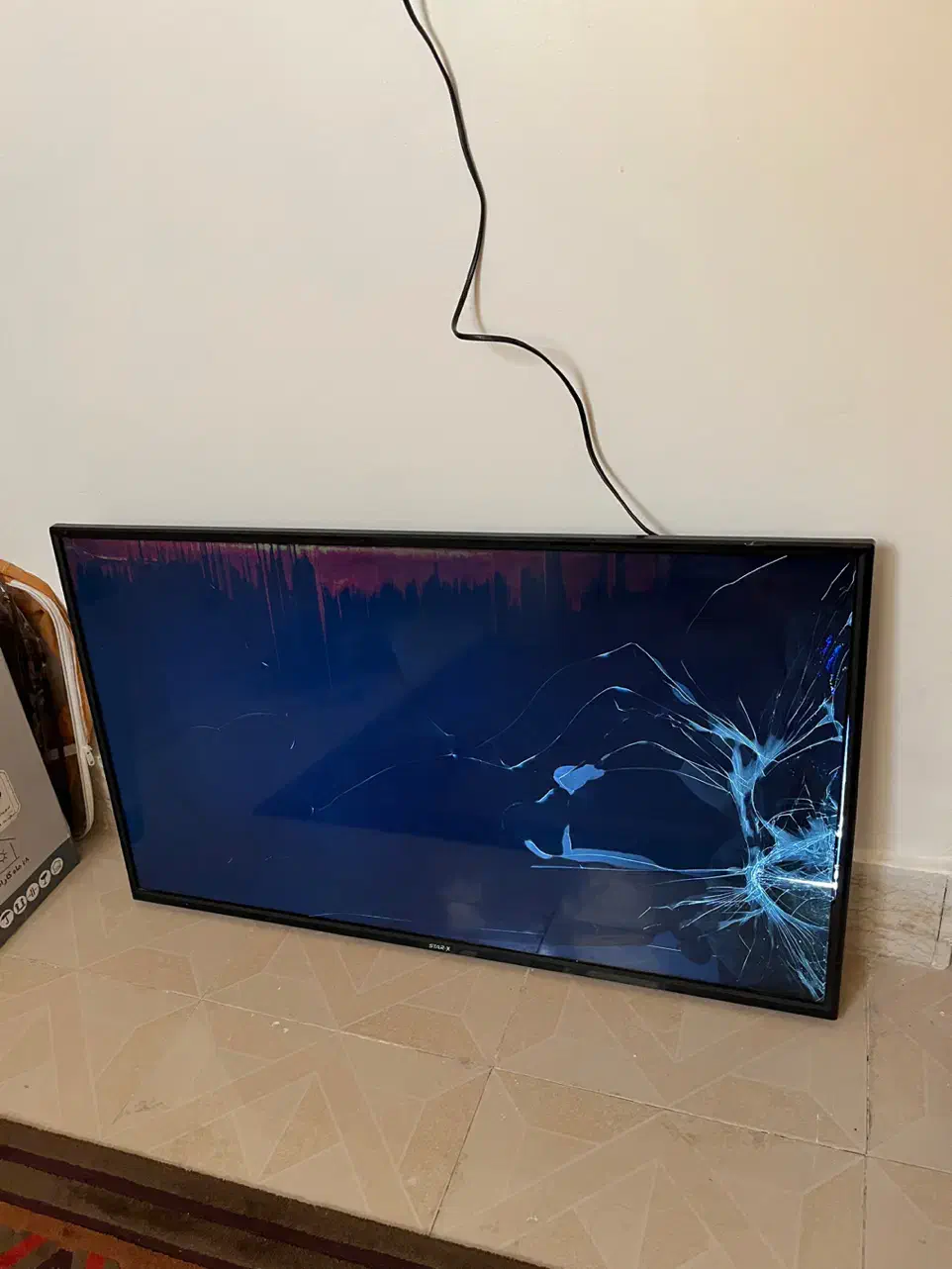 تلوزیون شکسته|تلویزیون و پروژکتور|اهواز, نادری|دیوار