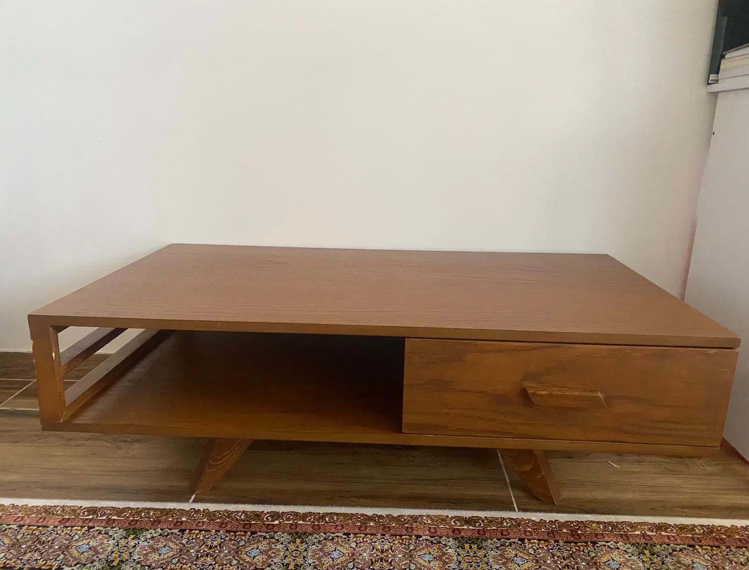 میز جلو مبلی چوب گردویی|مبلمان خانگی و میز عسلی|فومن, |دیوار