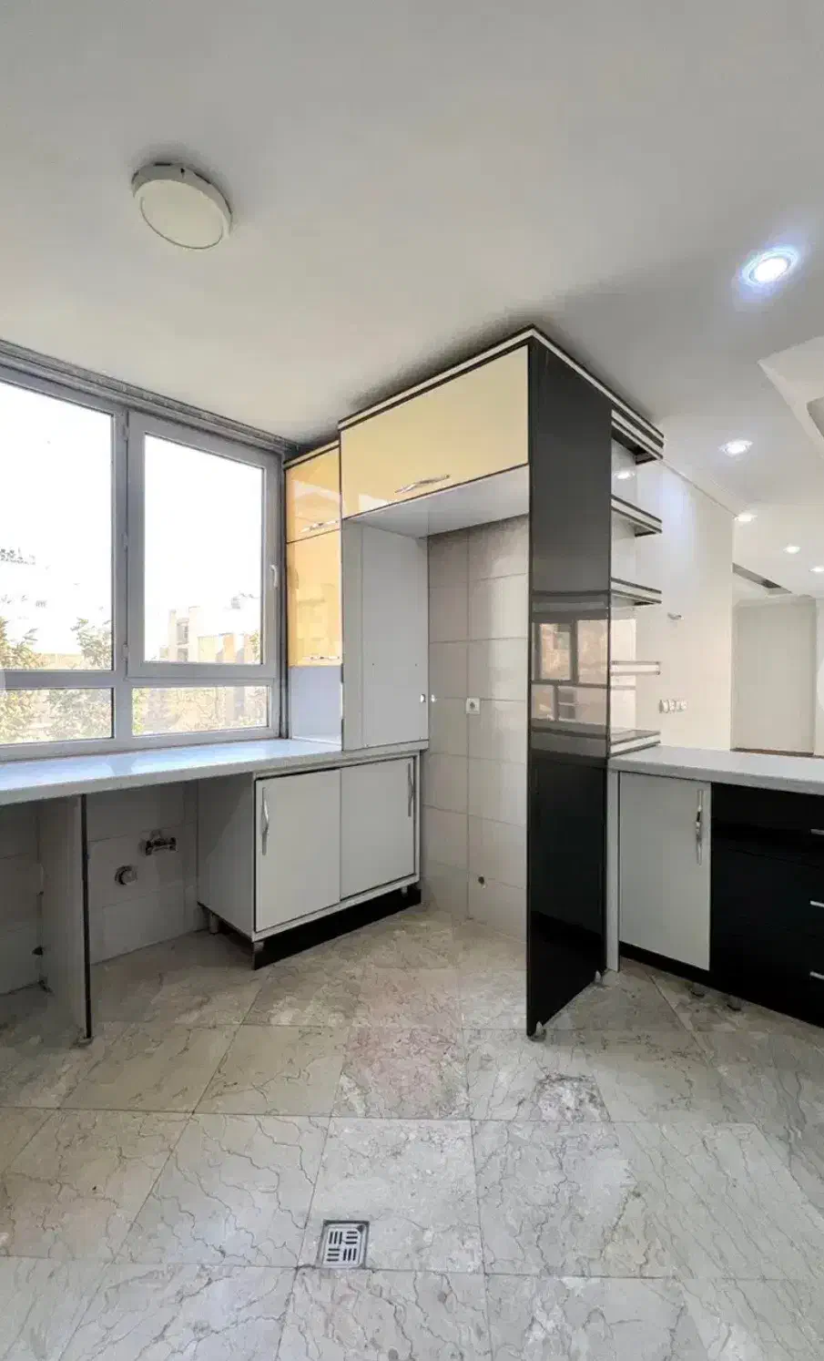 ۱۶۰ متر ۳ خواب ۲ پارکینگ سندی/ مدائن