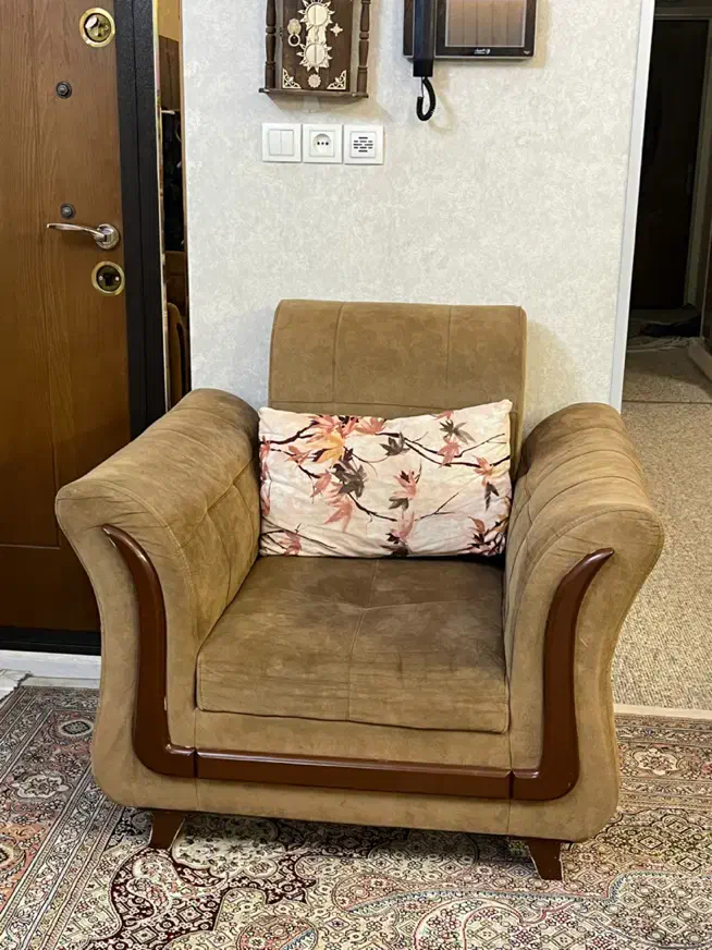 مبل راحتی هفت نفره|مبلمان خانگی و میز عسلی|سبزوار, امیر کبیر|دیوار