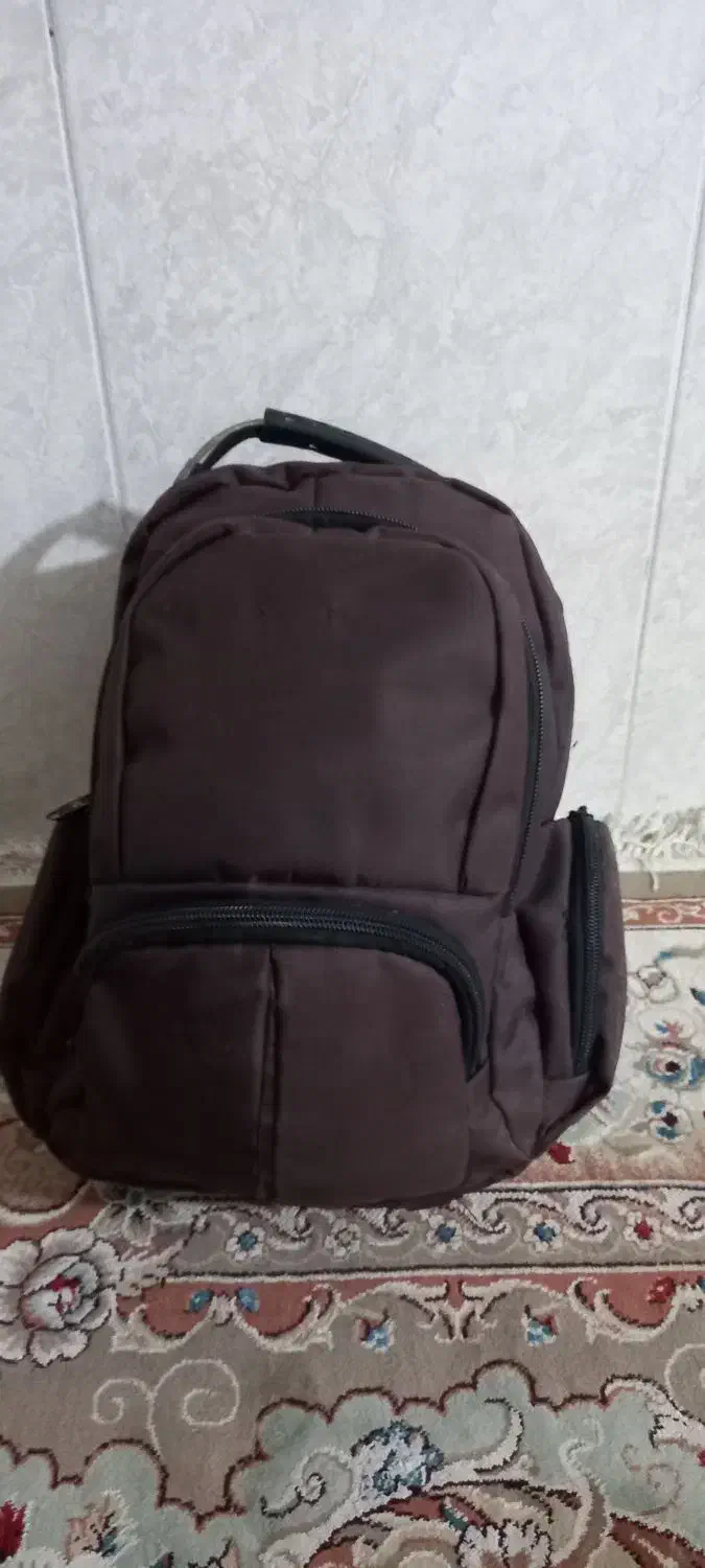 یه کوله پشتی پیدا شده|کیف، کفش، کمربند|مشهد, کوی سیدی|دیوار