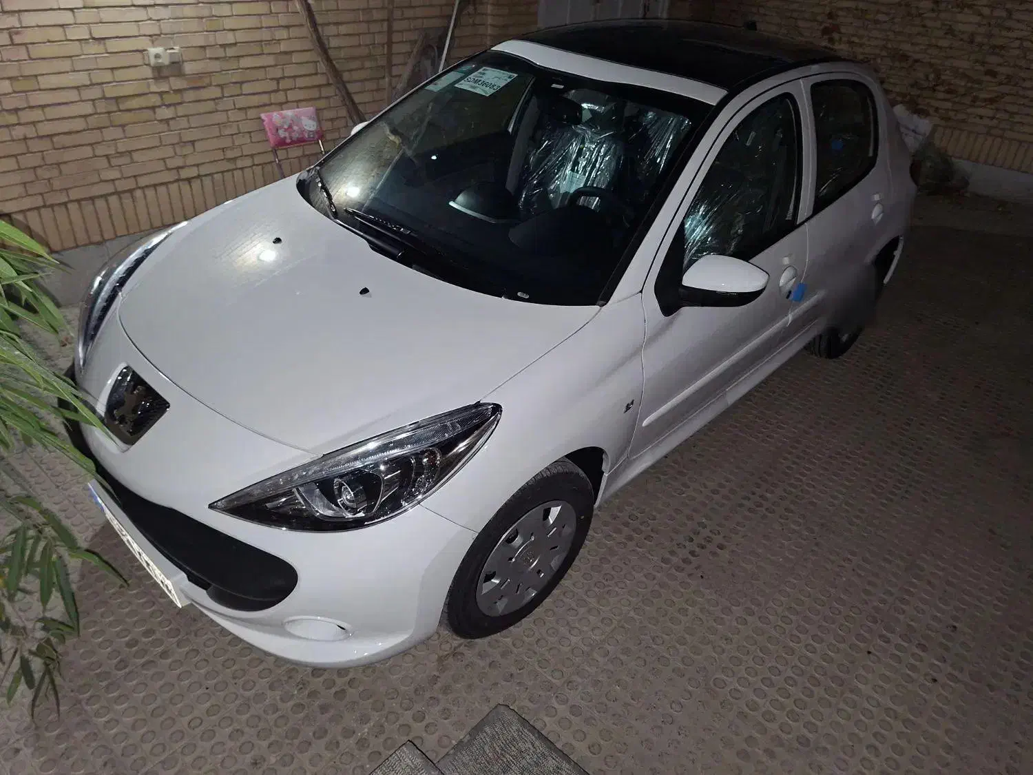 پژو 207i TU5 Plus دنده ای سقف شیشه ای ارتقا یافته|خودرو سواری و وانت|مشهد, حجت|دیوار