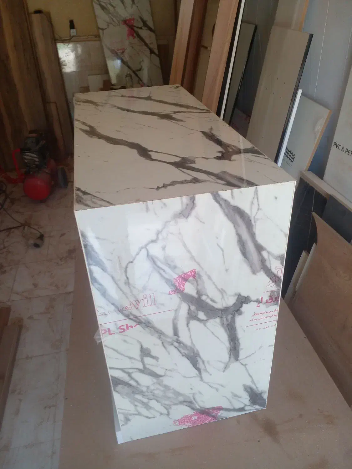 میز ام دی اف ب ابعاد۱۱۰در۵۰ ب ارتفاع۸۰|میز تحریر و کامپیوتر|سیرجان, |دیوار