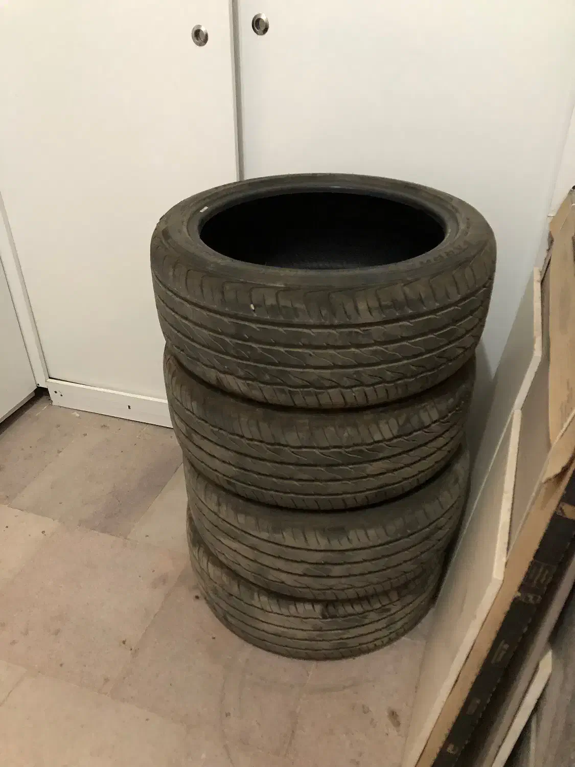 لاستیک فارود ۲۲۵-۴۵-۱۸|قطعات یدکی و لوازم جانبی|نیشابور, دارایی|دیوار