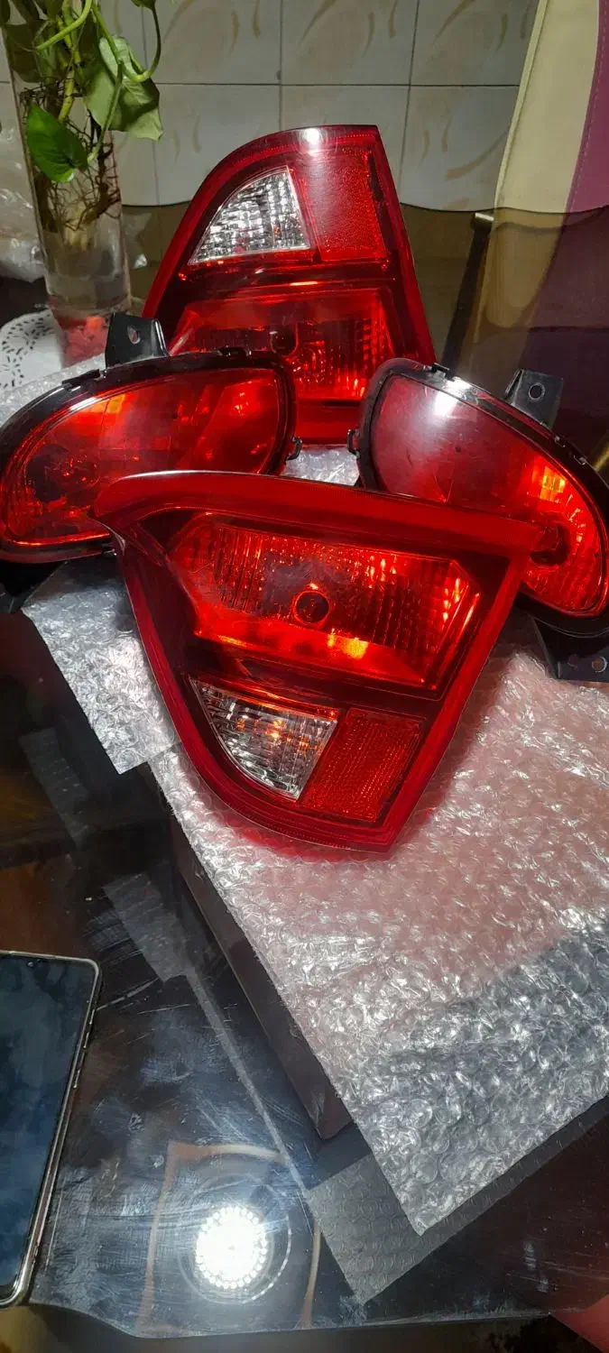 یک جفت چراغ خطرعقب ومه شکن عقب روی سپر|قطعات یدکی و لوازم جانبی|قرچک, میرزائی شمالی|دیوار