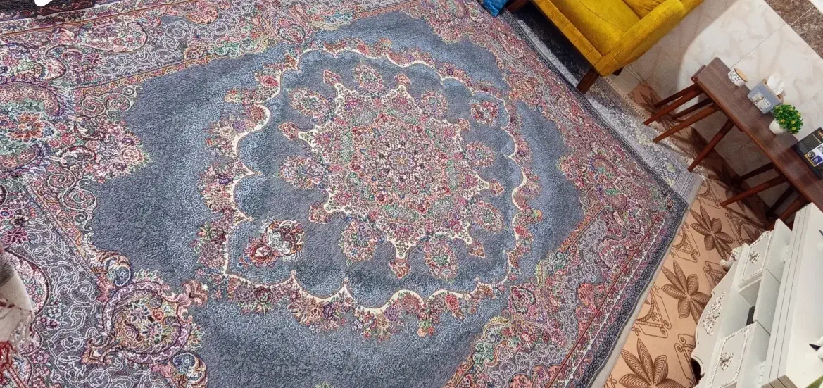 یک عدد رو فرشی ۶ متری زرک دار جنس خوب|روفرشی|تهران, مطهری|دیوار