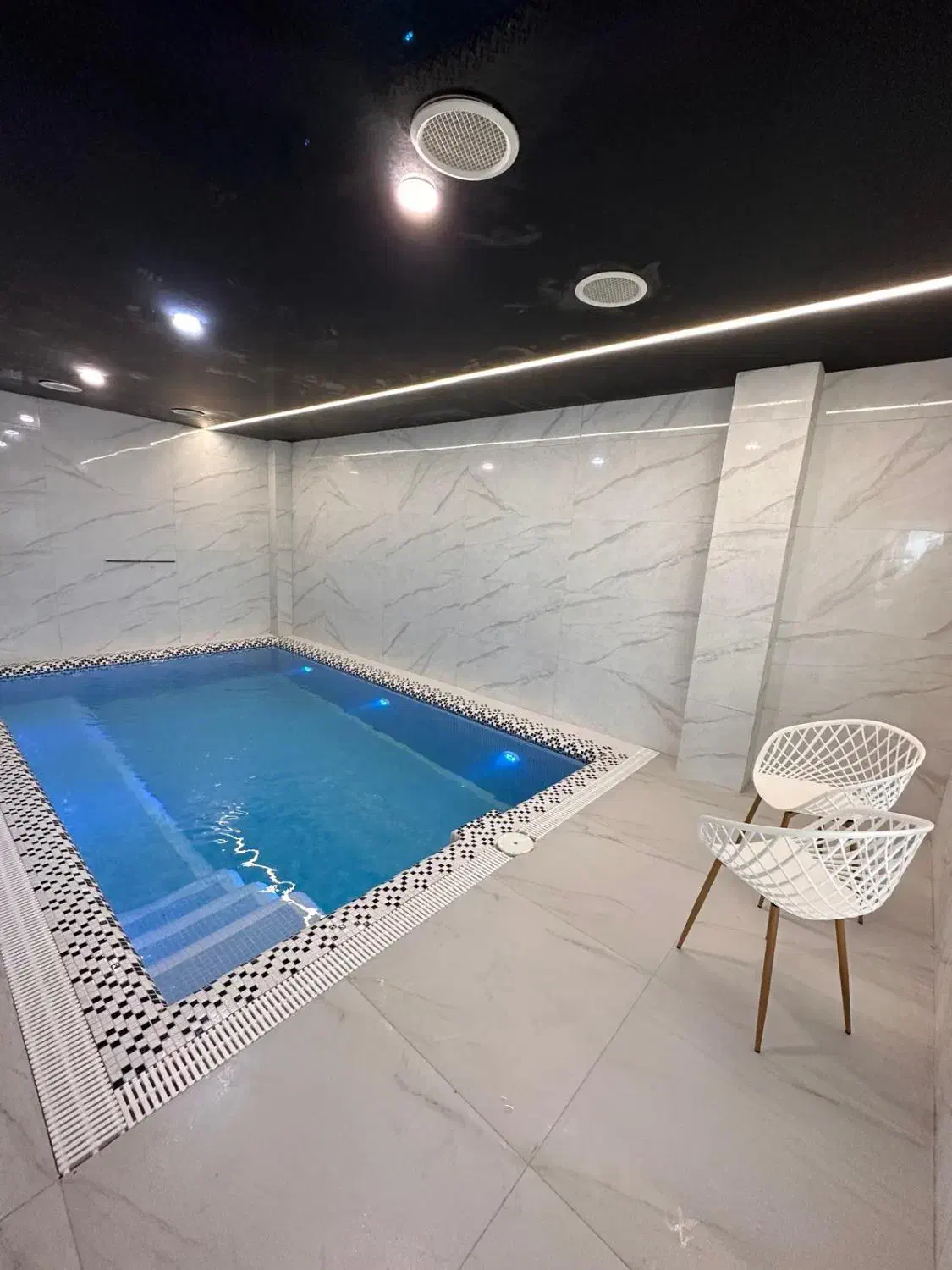 اجاره ویلا استخر دار بندرانزلی|اجارهٔ کوتاهمدت ویلا و باغ|بندر انزلی, اطبا|دیوار