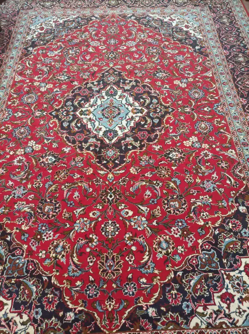 فرش دستباف نجف آبادی زمینه لاکی|فرش|اصفهان, آهنگران|دیوار