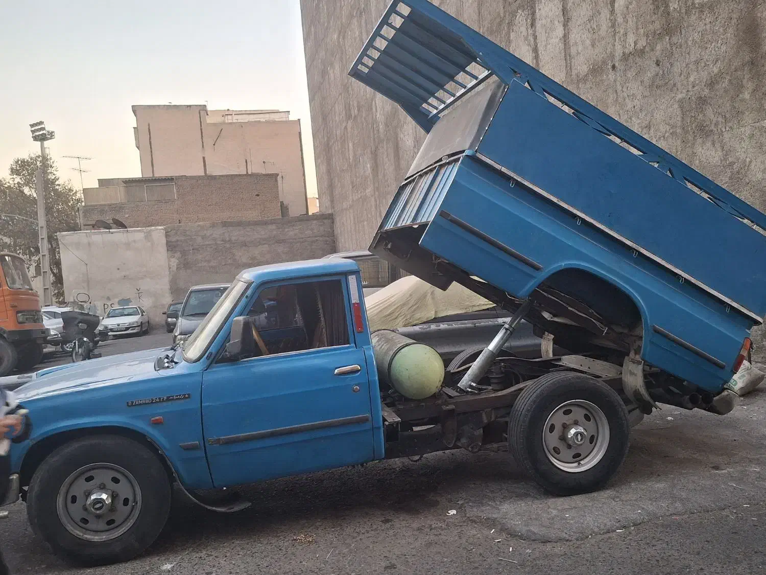 حمل نخاله و مصالح ساختمانی با نیسان و خاور کمپرسی|خدمات حمل و نقل|تهران, میرداماد|دیوار