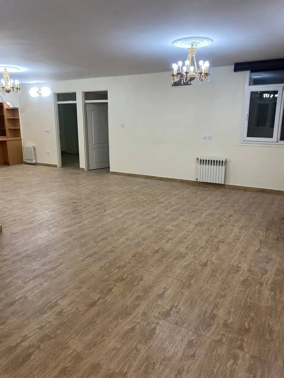 طبقه اول ۳خوابه (املاک سادات)