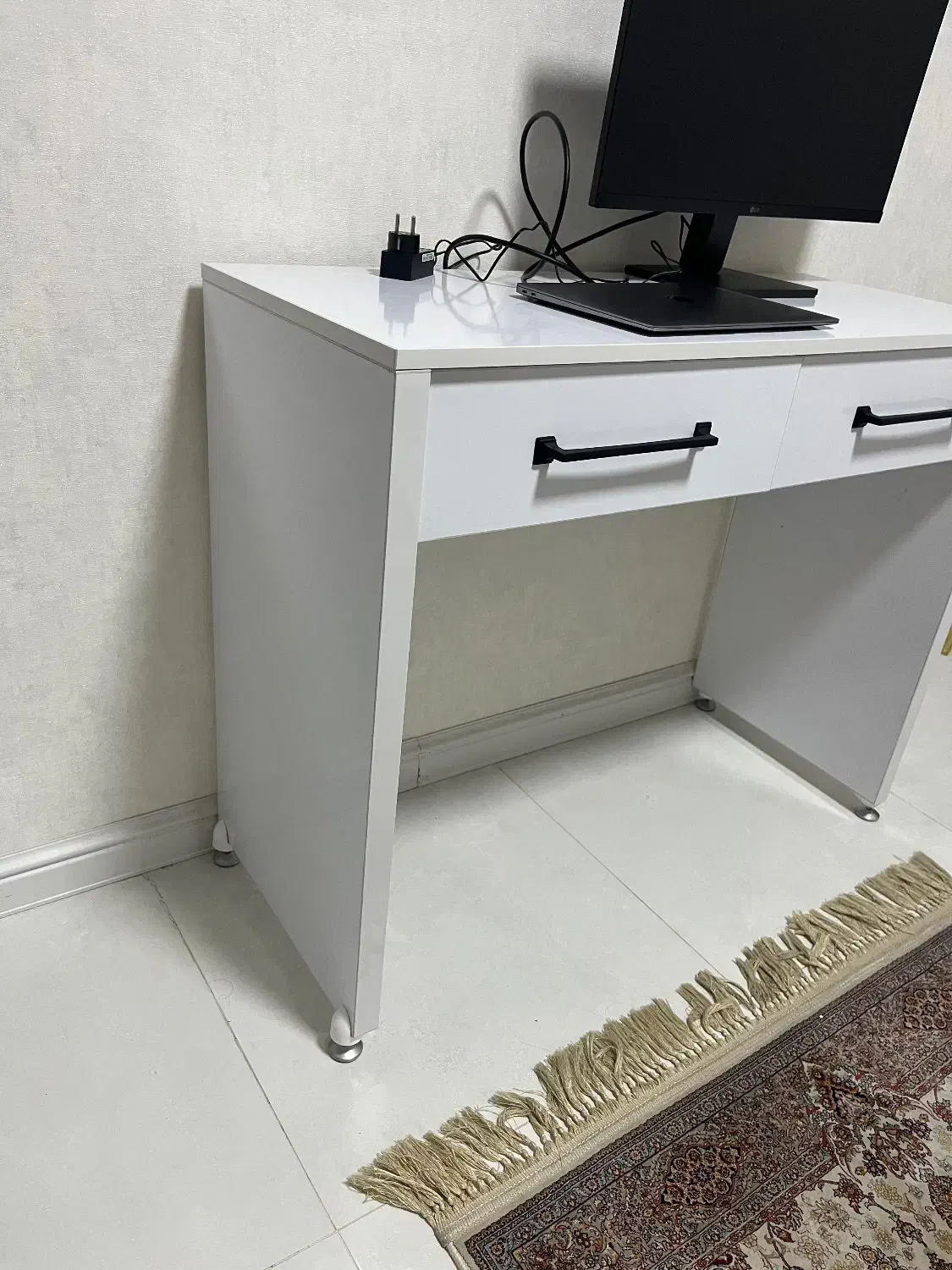 میز تحریر و میز کامپیوتر|میز تحریر و کامپیوتر|شیراز, جانبازان|دیوار