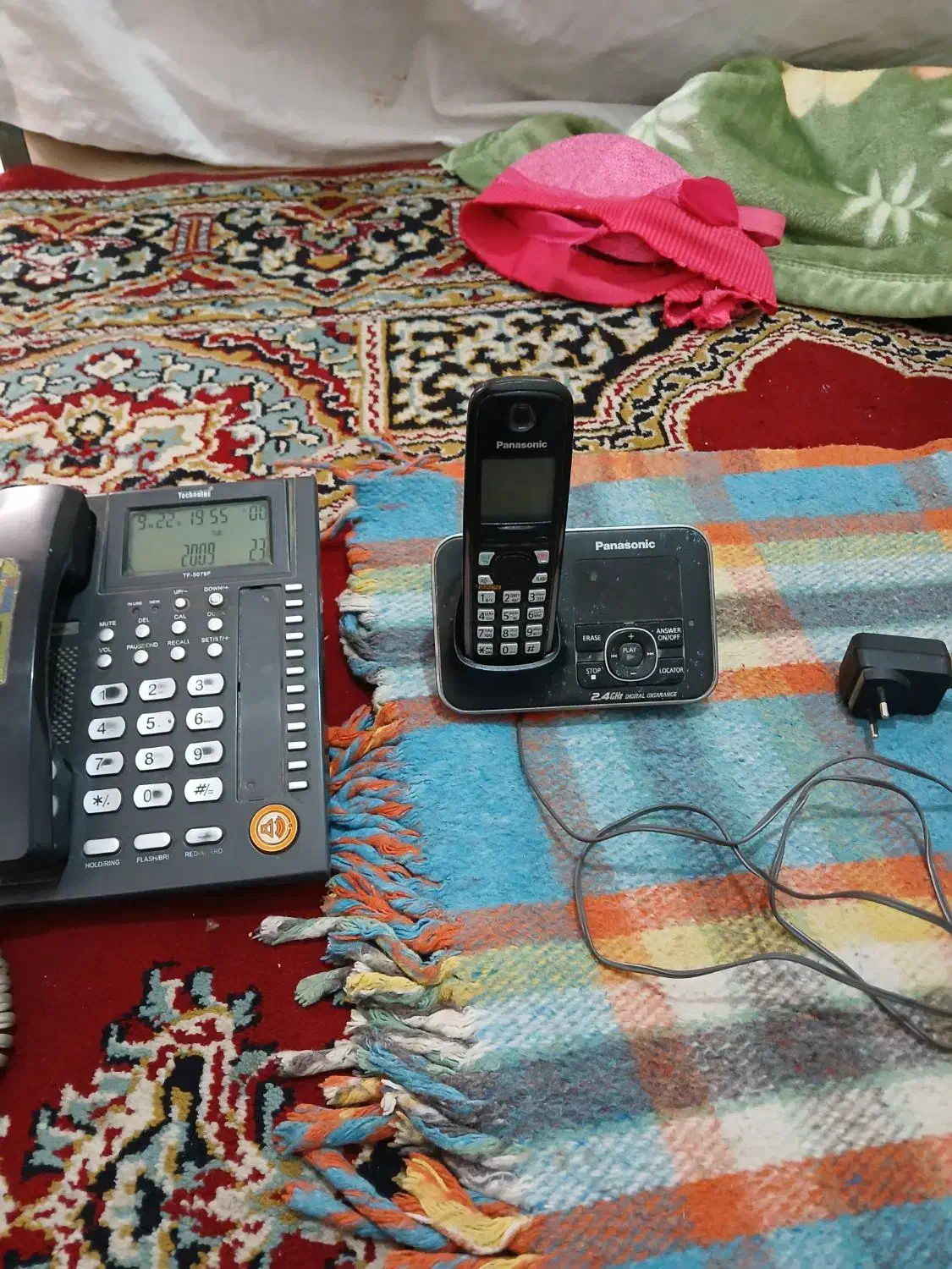 تلفن|تلفن رومیزی|شیراز, پانصد دستگاه ارتش|دیوار