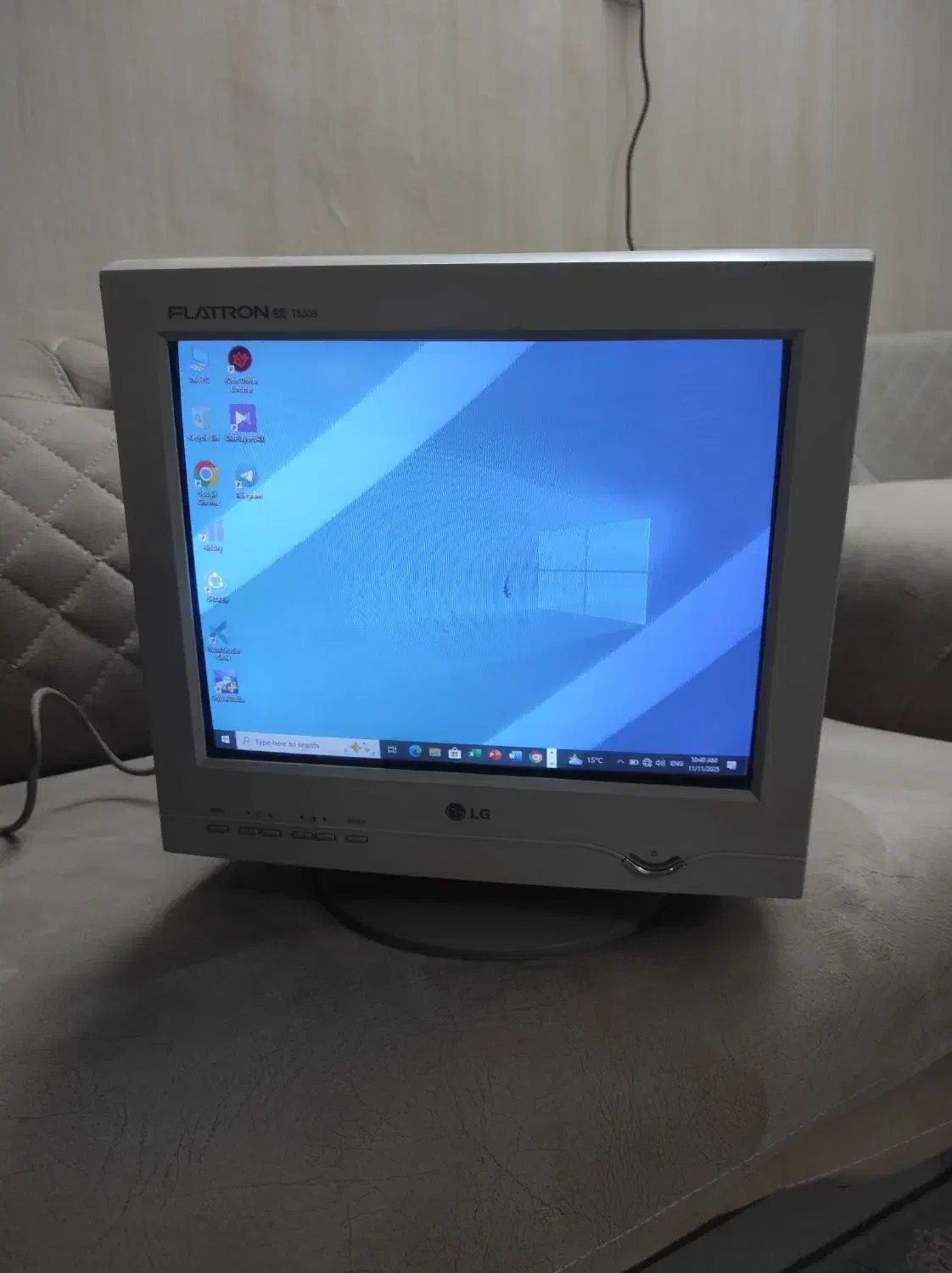 ۳ تا مانیتور CRT اینچ ۱۷|قطعات و لوازم جانبی رایانه|مشهد, فرهنگ|دیوار