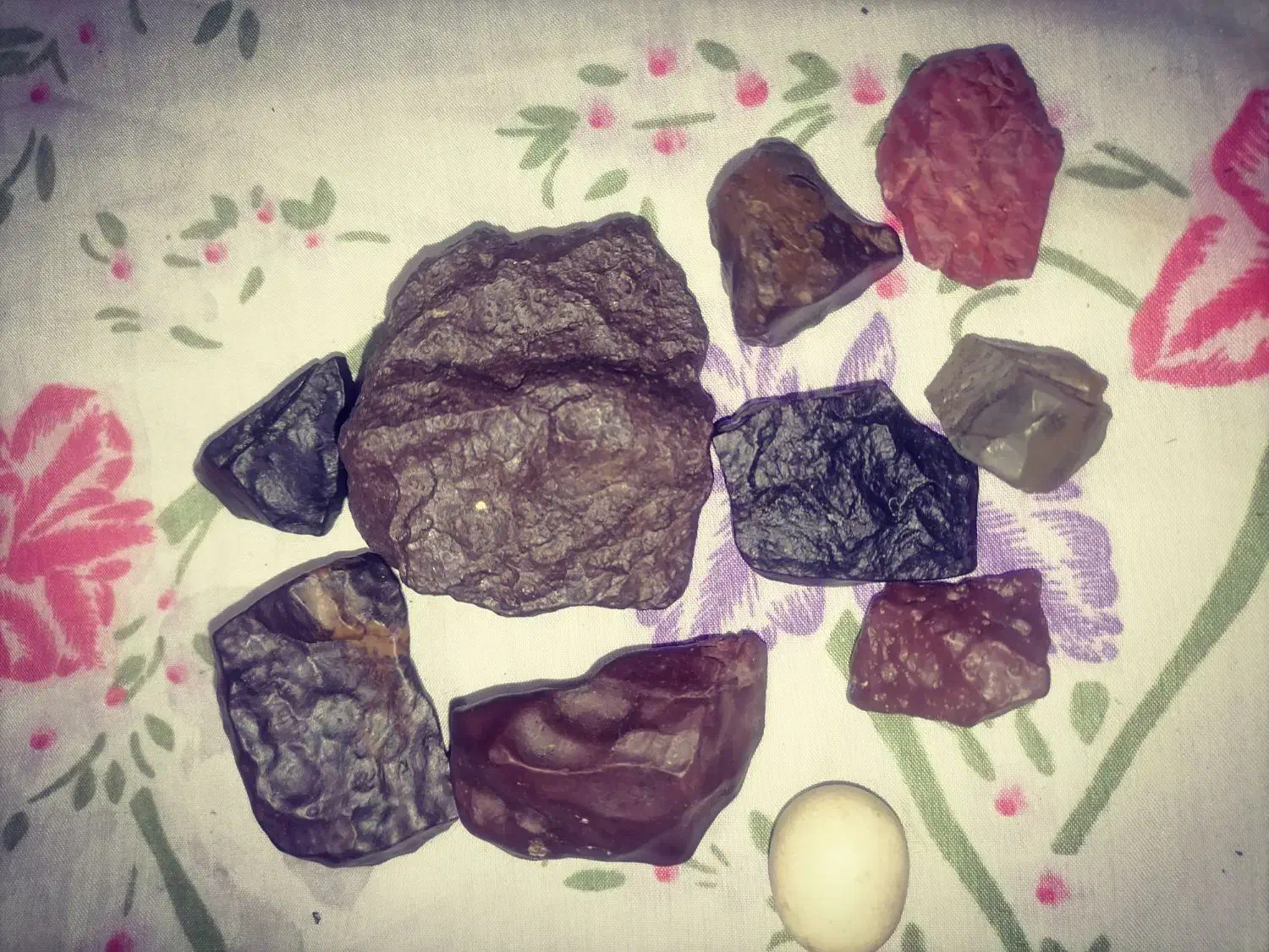 شهاب سنگ و سنگ آسیاب|کلکسیون اشیاء عتیقه|حمیدیا, |دیوار