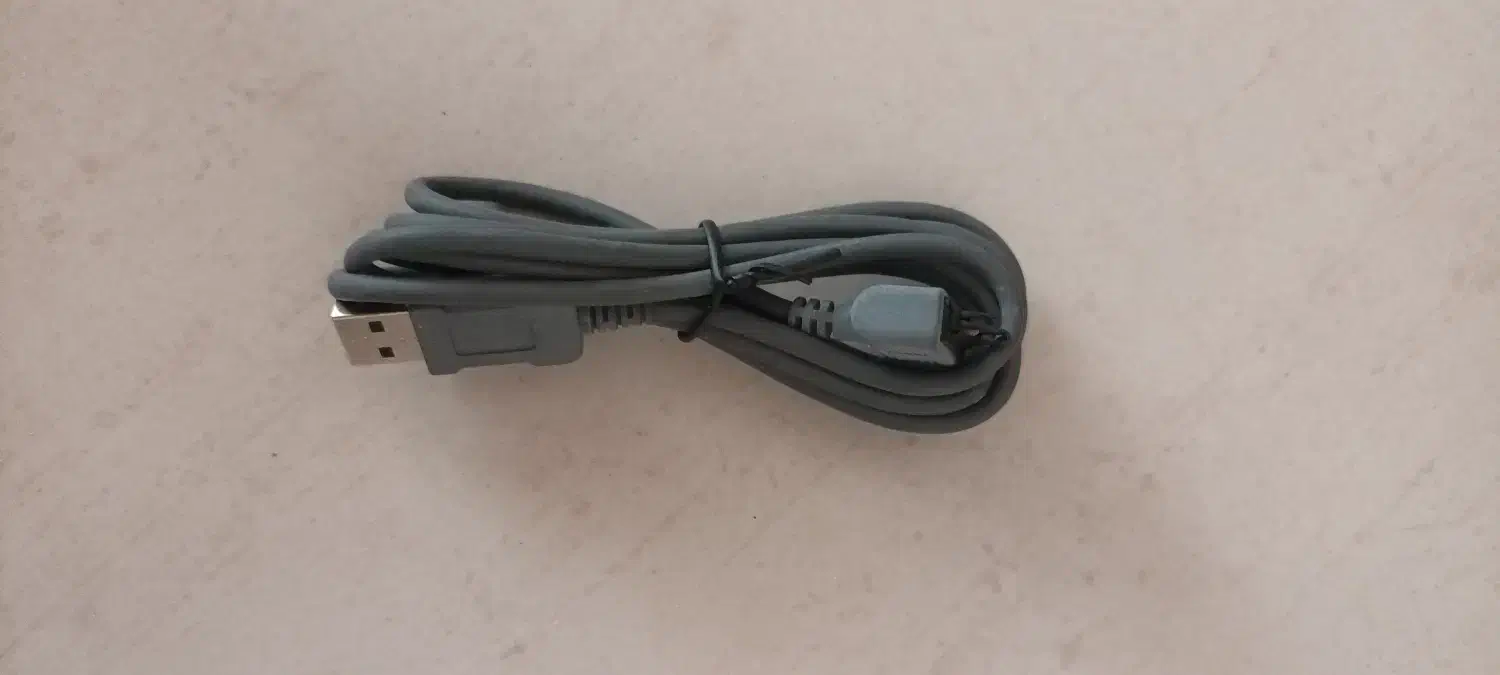 کابل USB داخل کارتونی گوشی سونی اریکسون قدیم|لوازم جانبی موبایل و تبلت|اصفهان, خواجو|دیوار