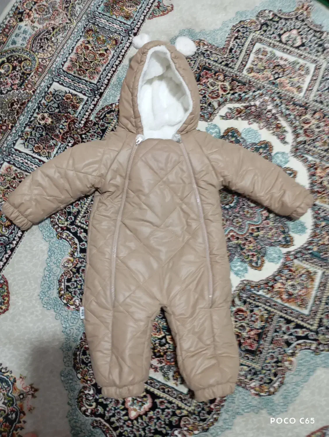 سرهمی توپشمی|کفش و لباس بچه|رباط‌کریم, مسکن مهر آبشناسان|دیوار