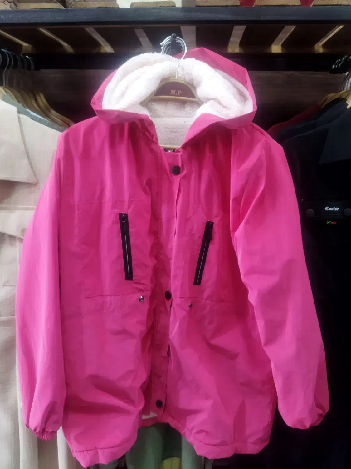 کاپشن|لباس|یزد, |دیوار