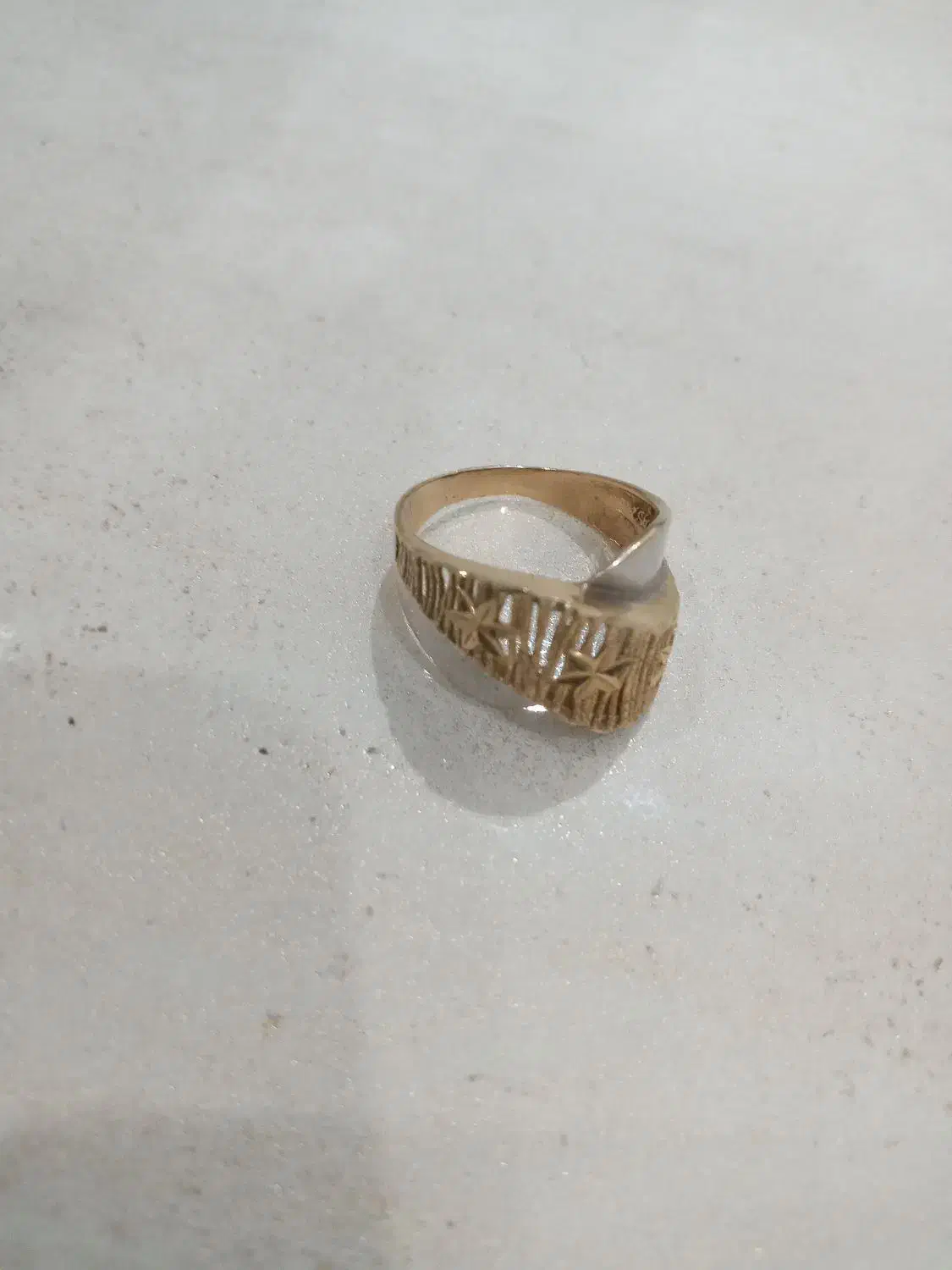 طلای ۱۸عیار ۱۵۰ بالای تابلو|جواهرات|الوند, |دیوار