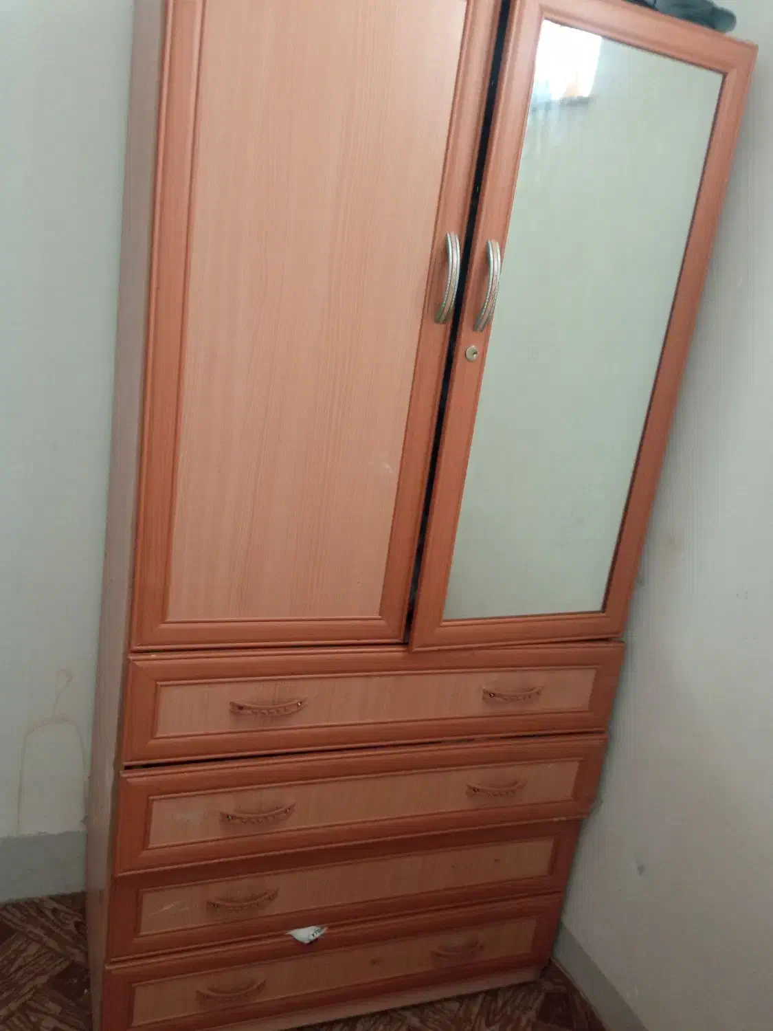 دوعددکمد در دهگلان|جاکفشی، کمد، دراور|دهگلان, |دیوار