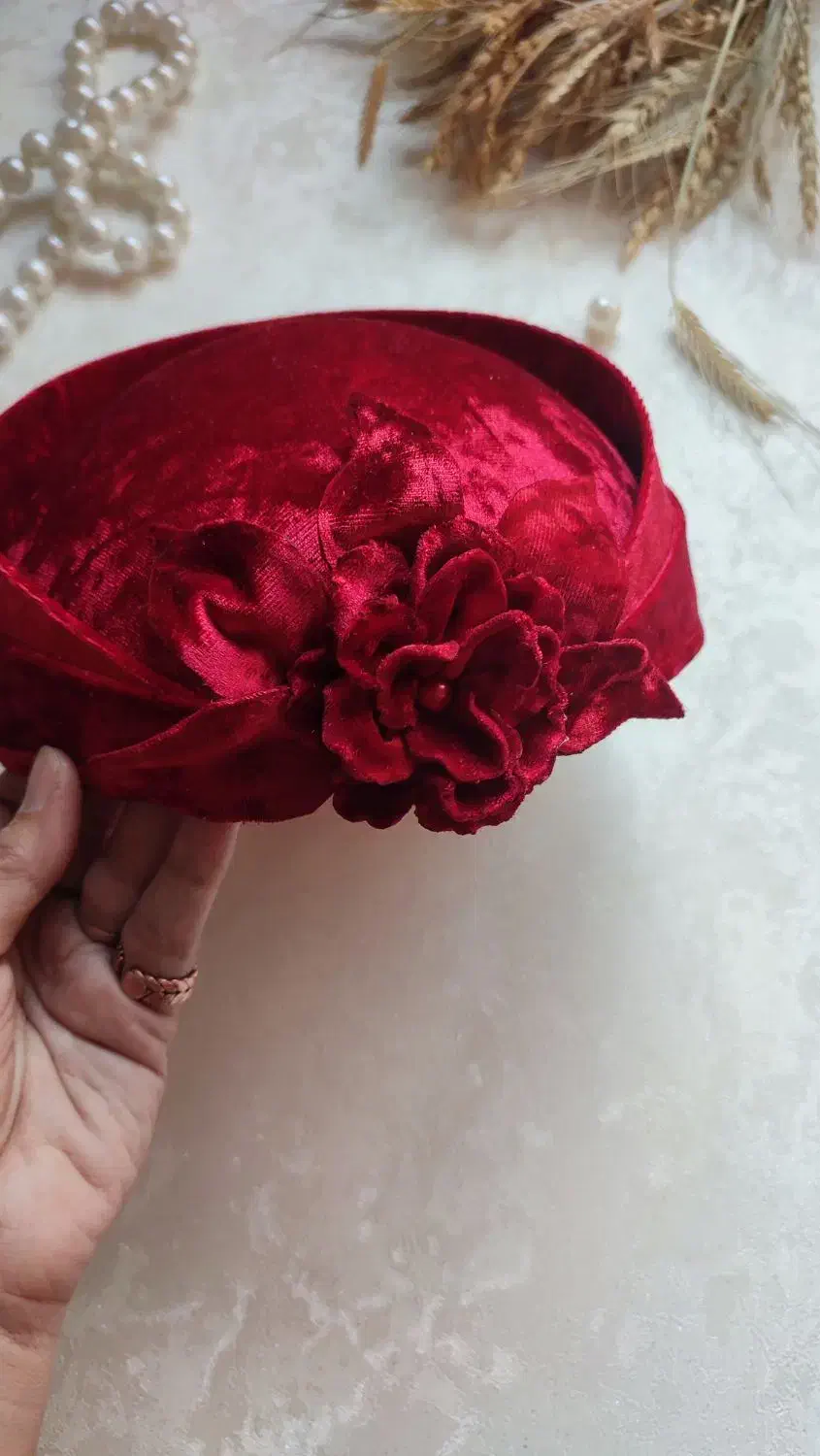 کلاه یلدای|لباس|اصفهان, سروستان|دیوار