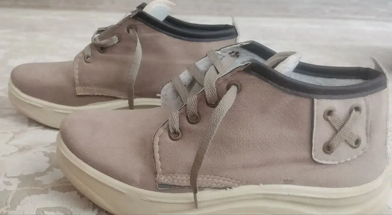 کفش|کیف، کفش، کمربند|شاهین‌شهر, گرگاب|دیوار