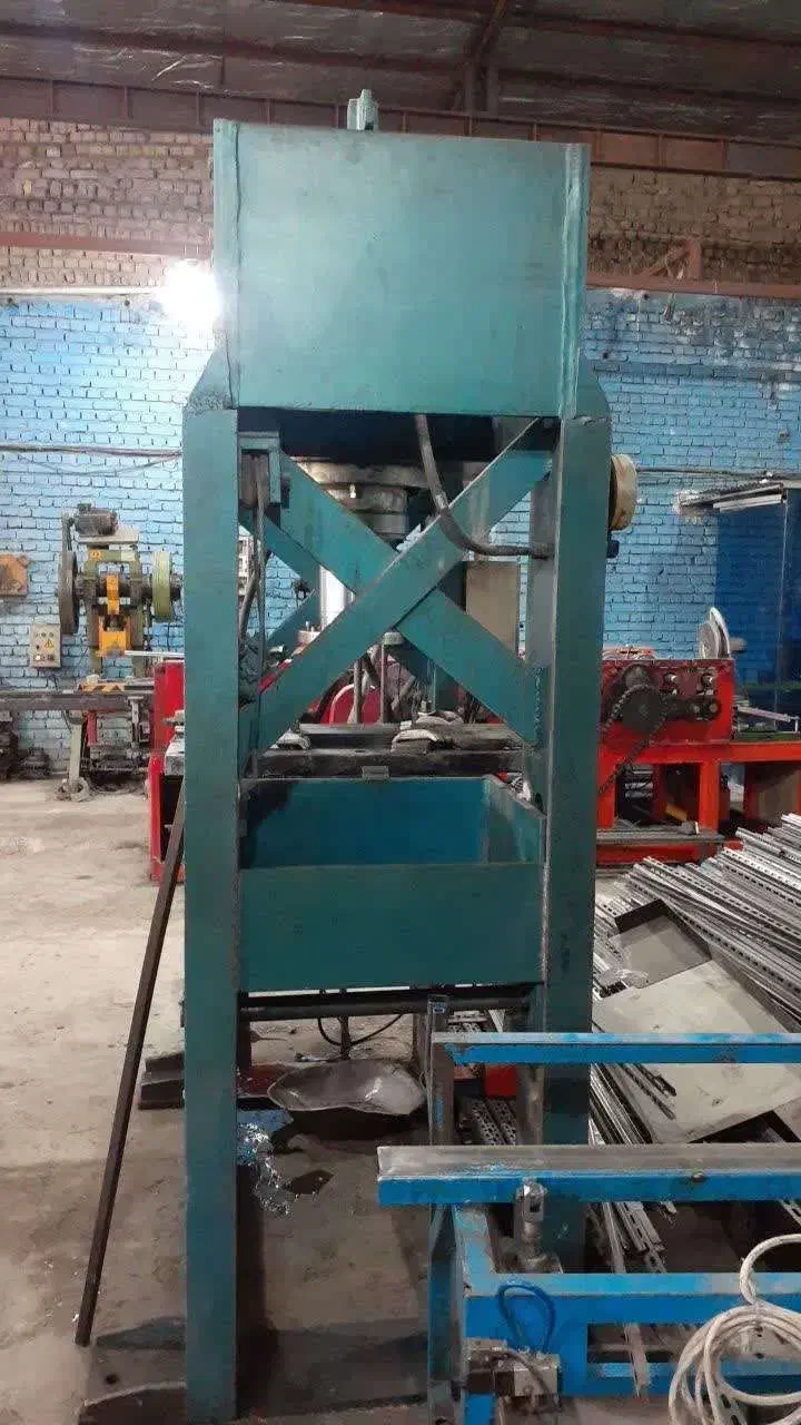 پرس هیدرولیک 200تن وگیوتین 2میل|ماشین‌آلات صنعتی|اصفهان, حصه جنوبی|دیوار