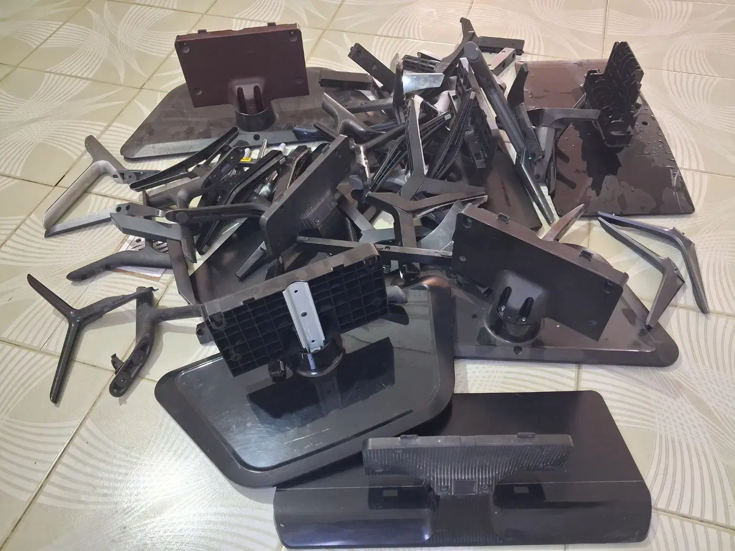 دنیای پایه های رومیزی فابریک انواع ال ای دی|تلویزیون و پروژکتور|همدان, |دیوار